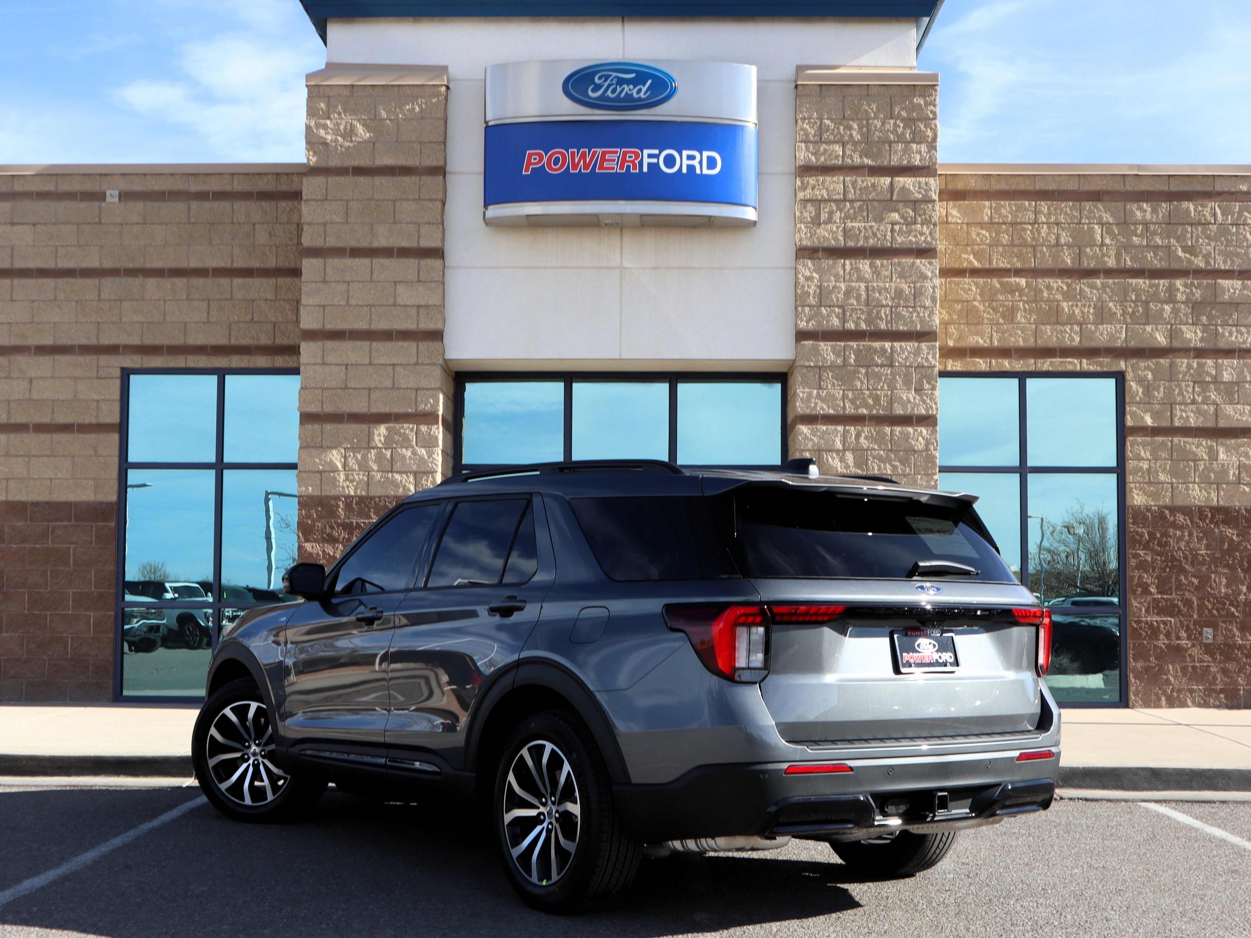 2026 Ford Explorer ST-Line