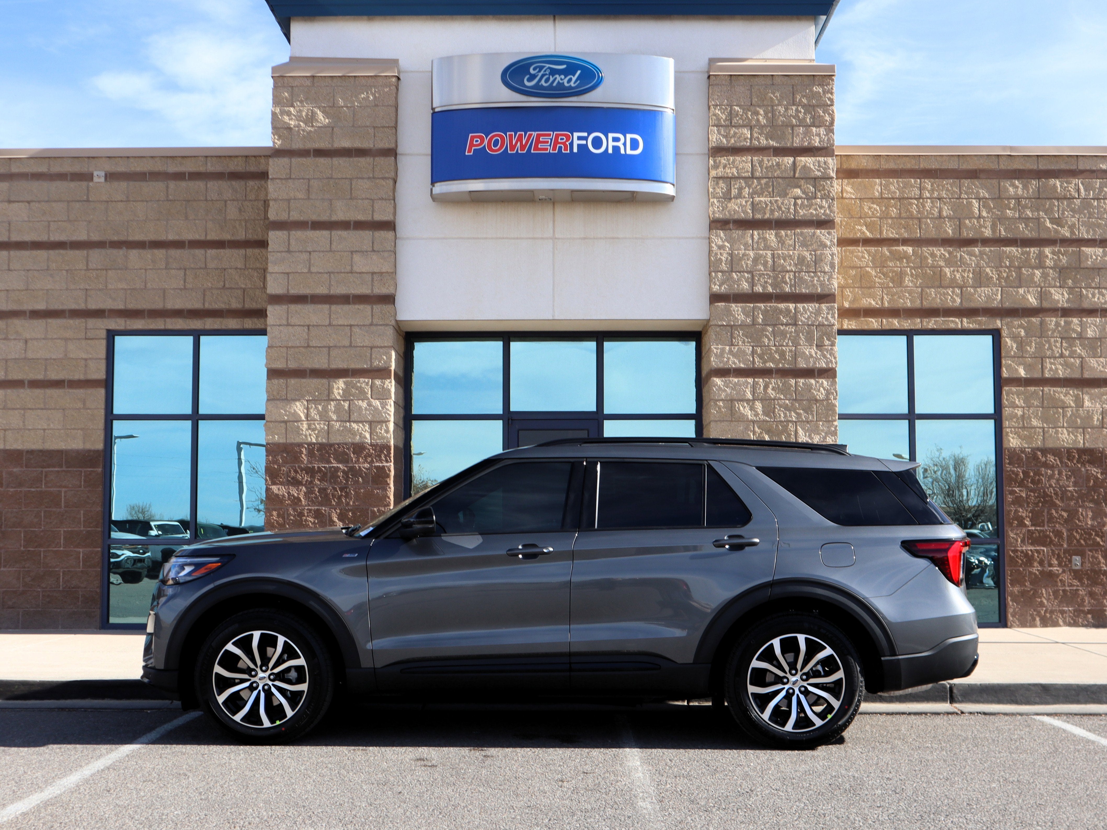 2026 Ford Explorer ST-Line