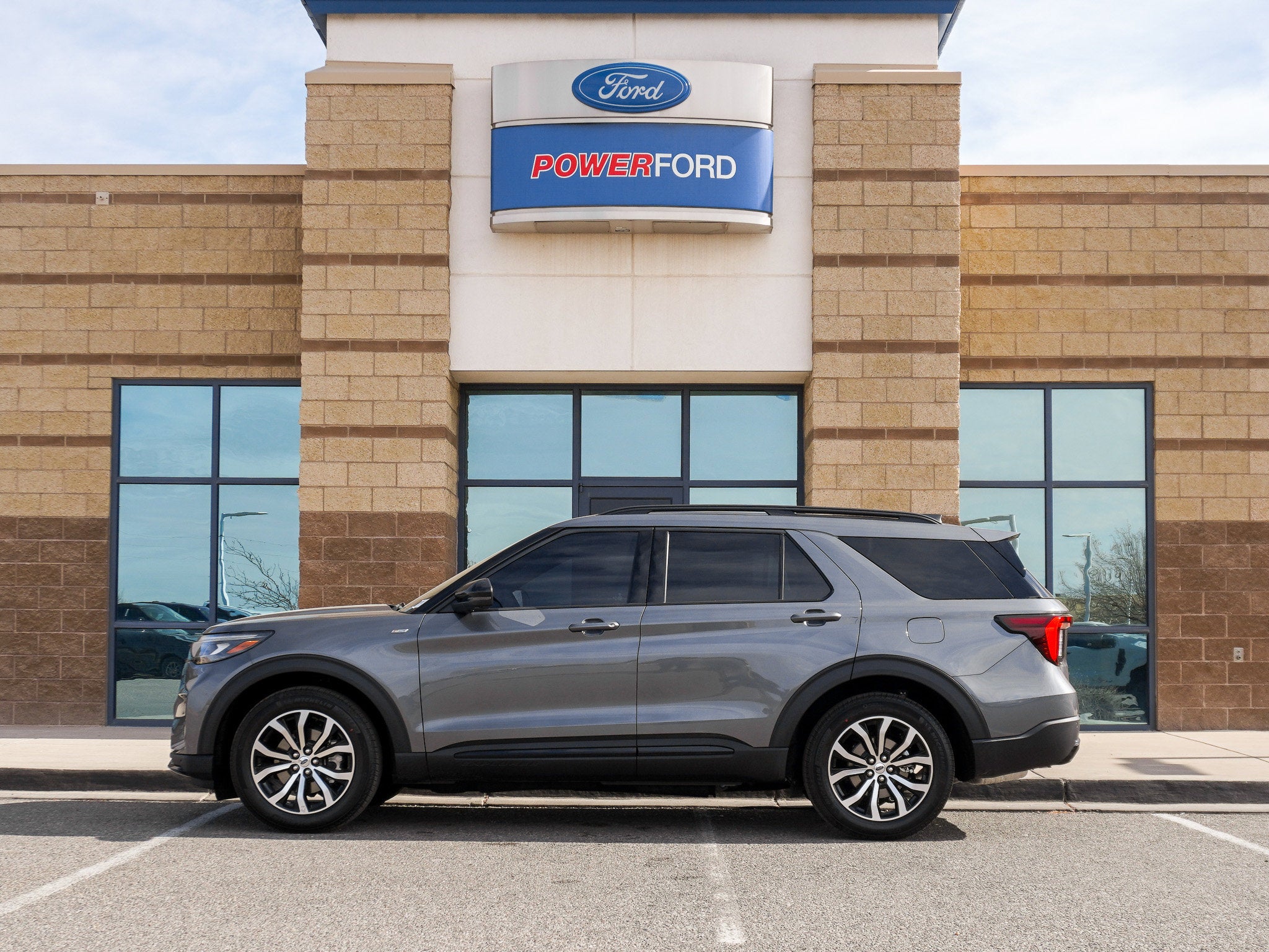 2026 Ford Explorer ST-Line