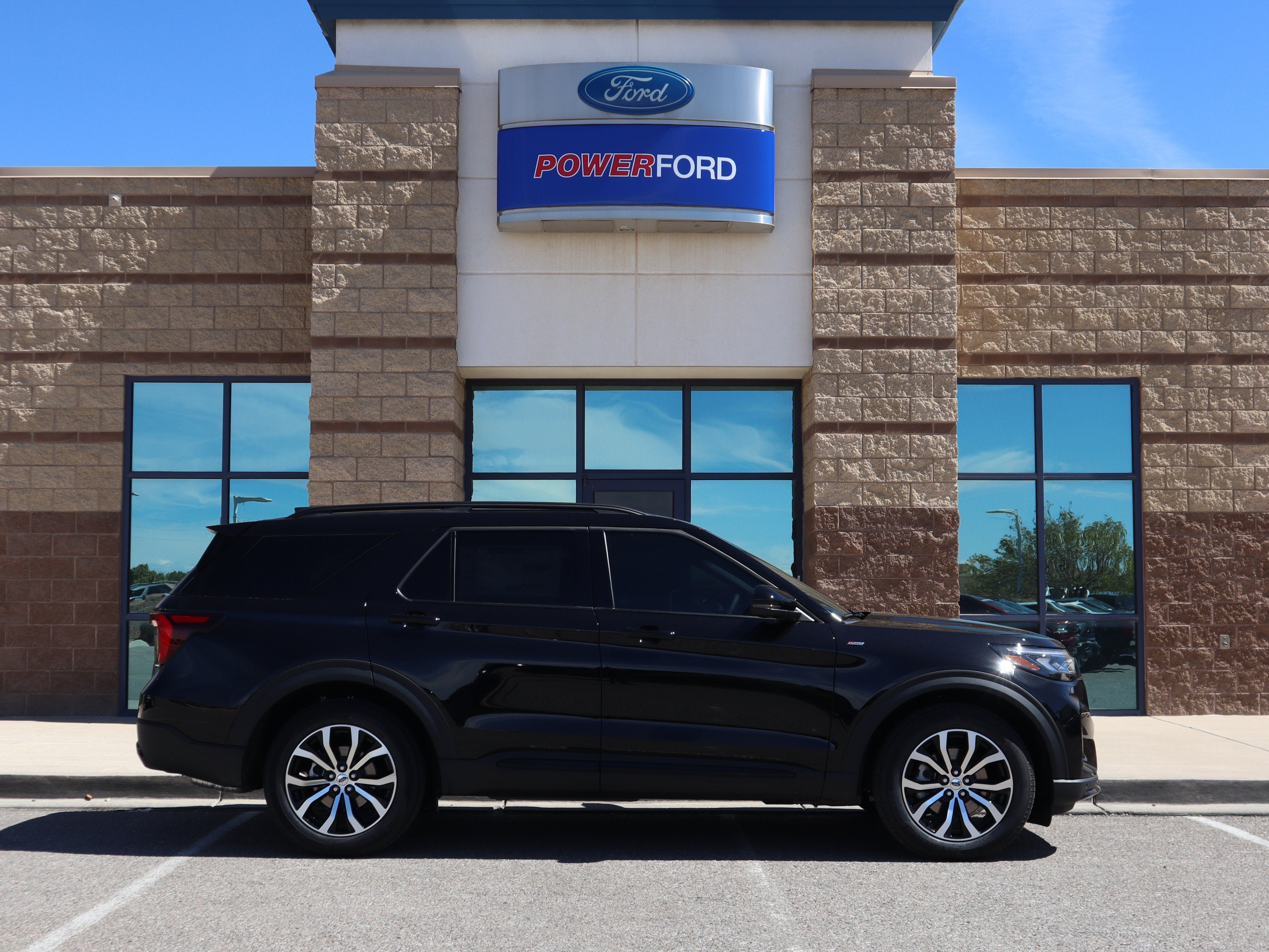 2027 Ford Explorer ST-Line