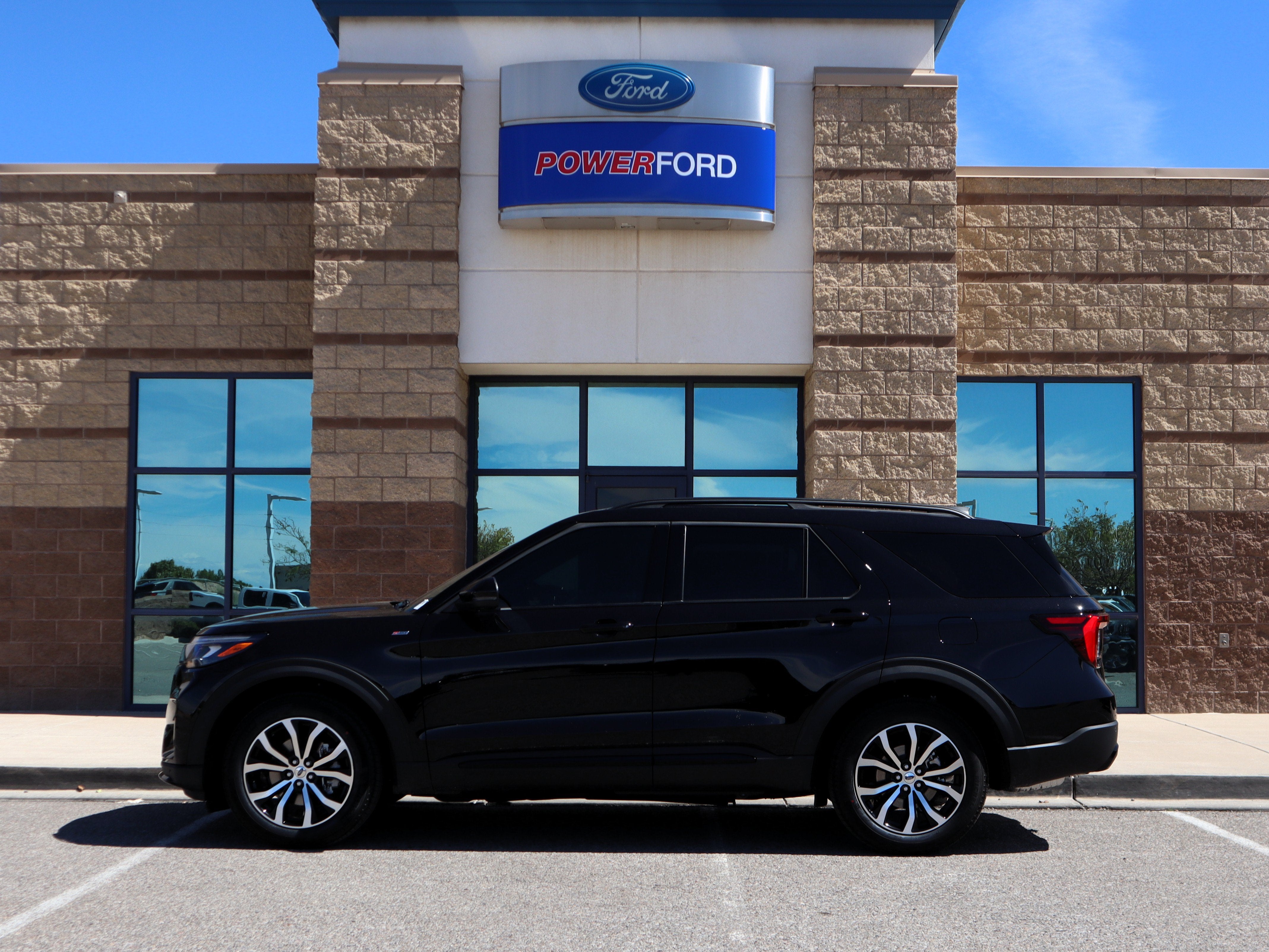 2027 Ford Explorer ST-Line