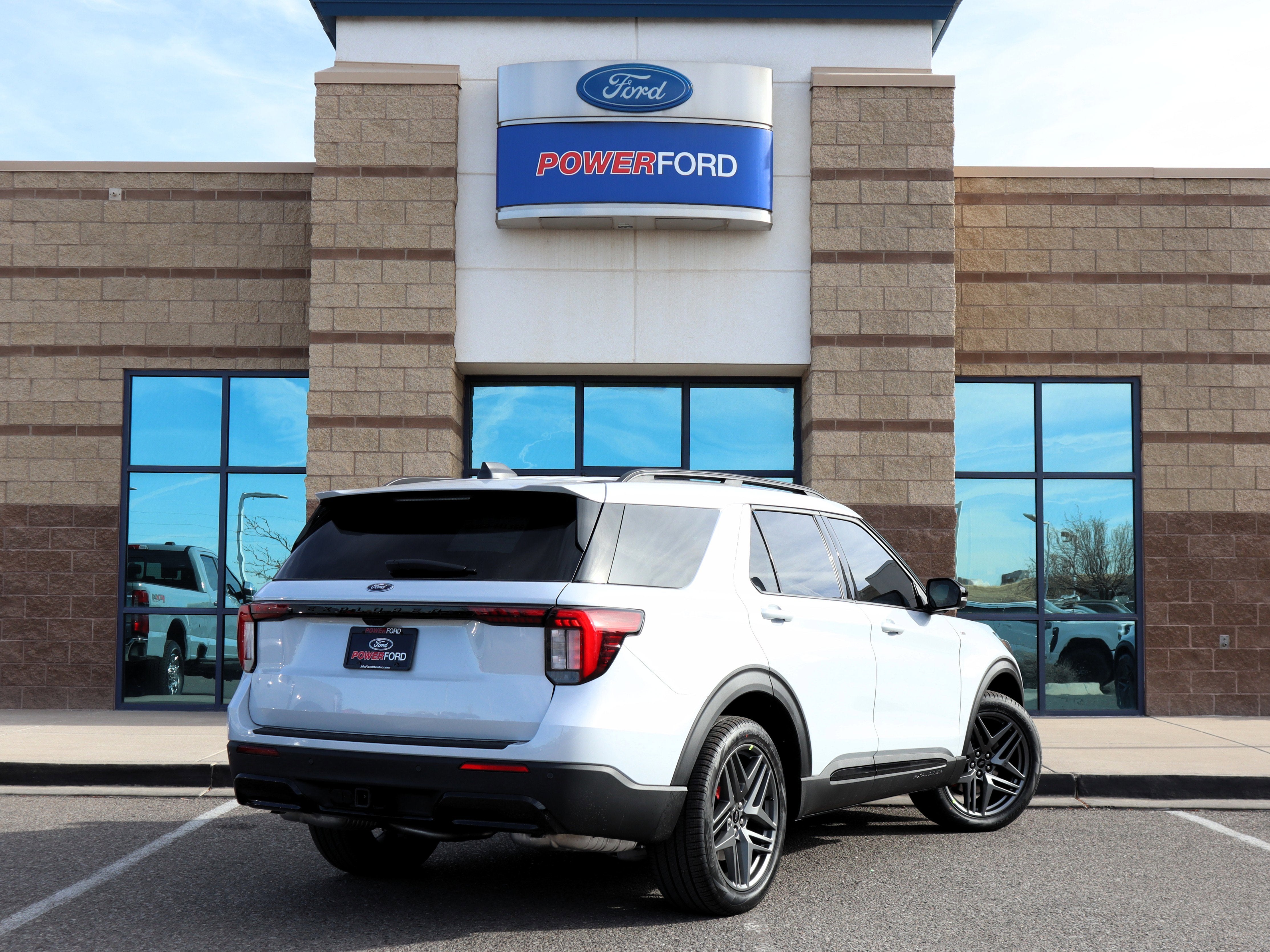 2026 Ford Explorer ST-Line