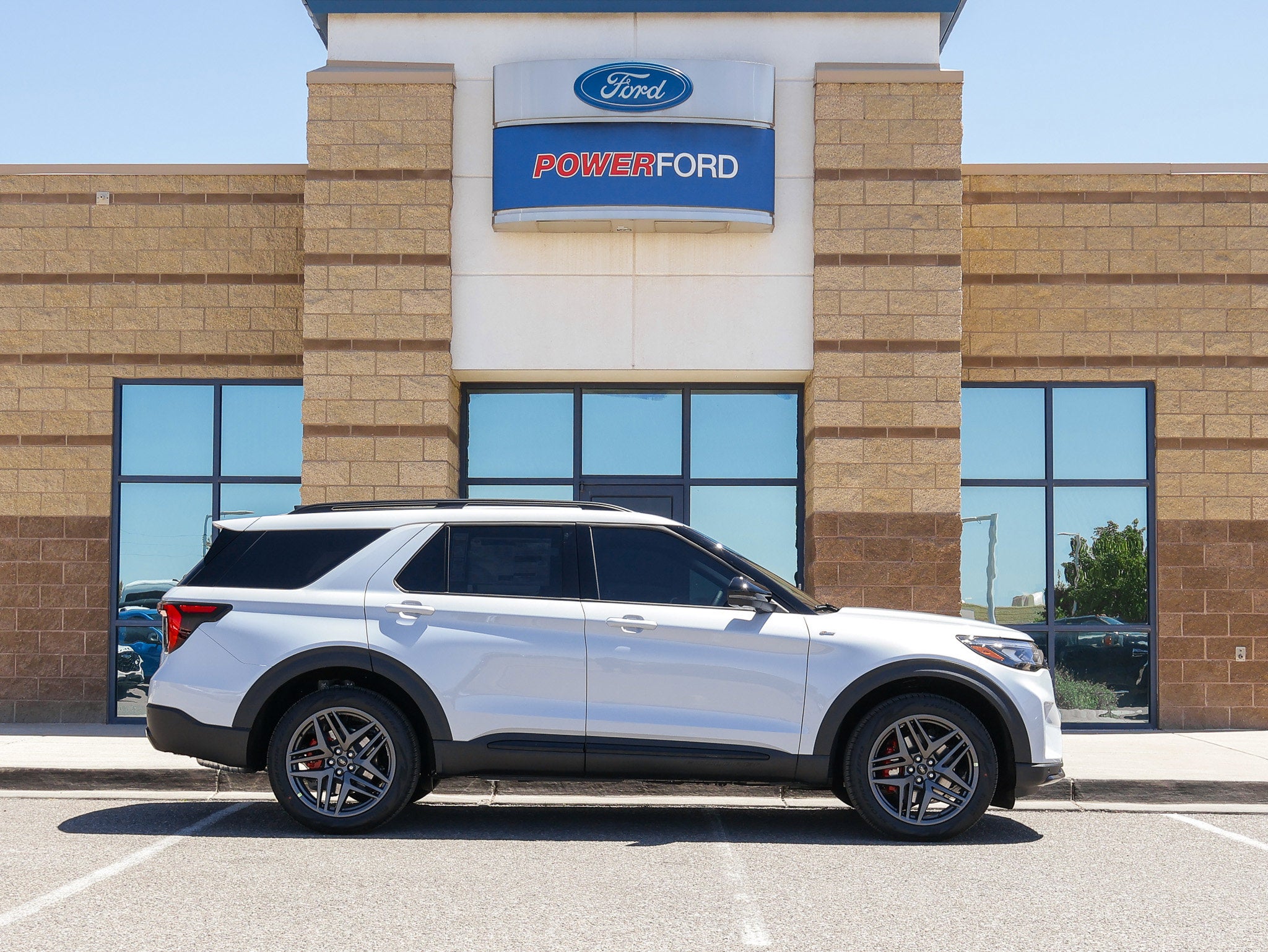 2026 Ford Explorer ST-Line