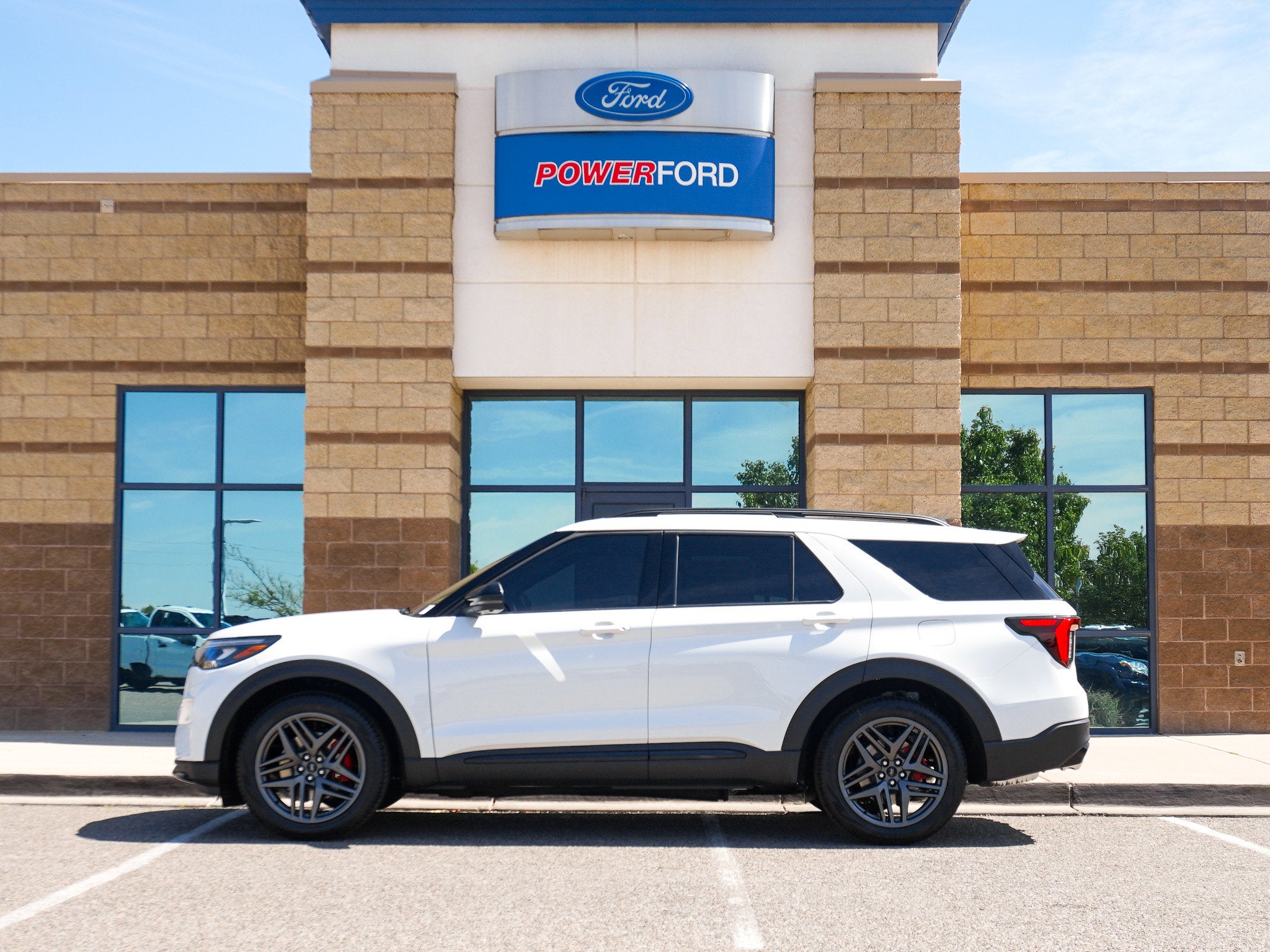 2025 Ford Explorer ST