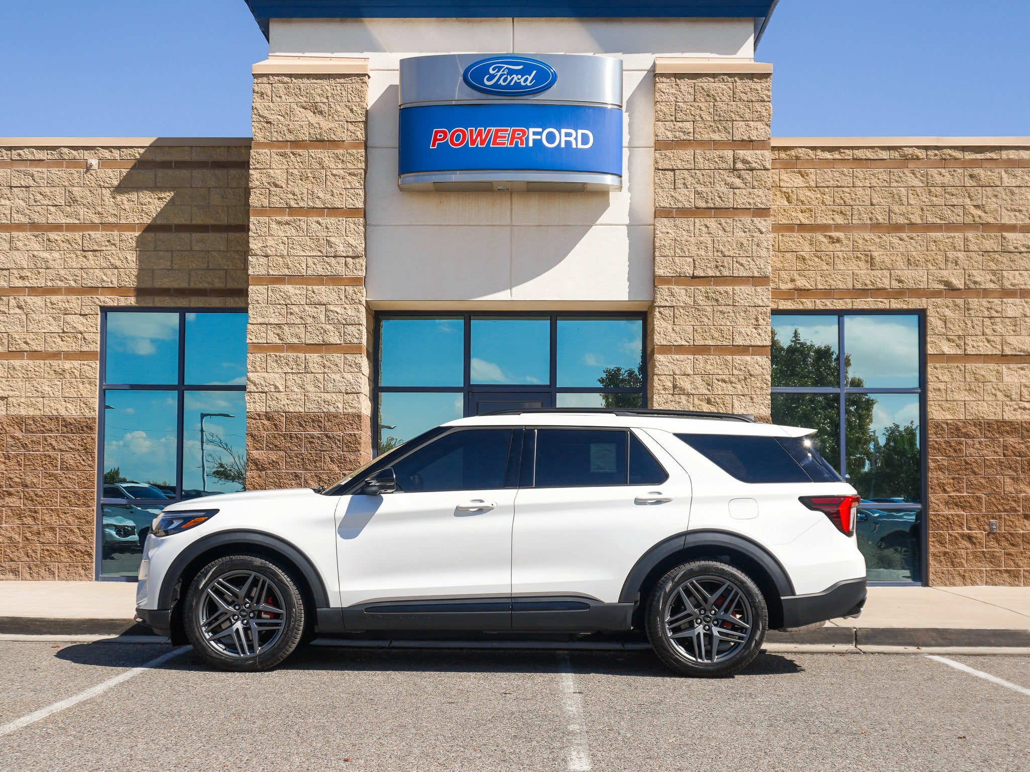 2025 Ford Explorer ST
