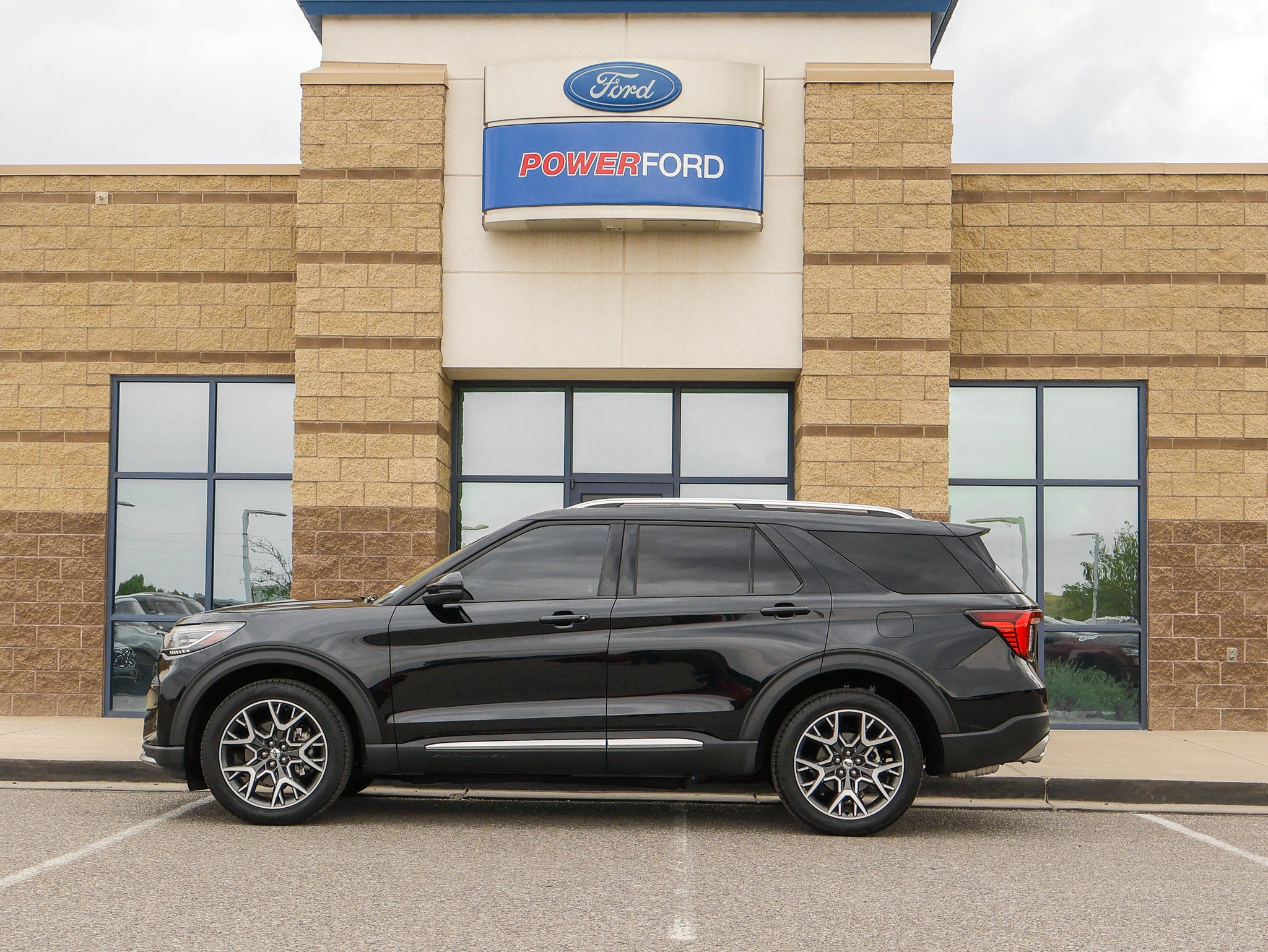 2025 Ford Explorer Platinum