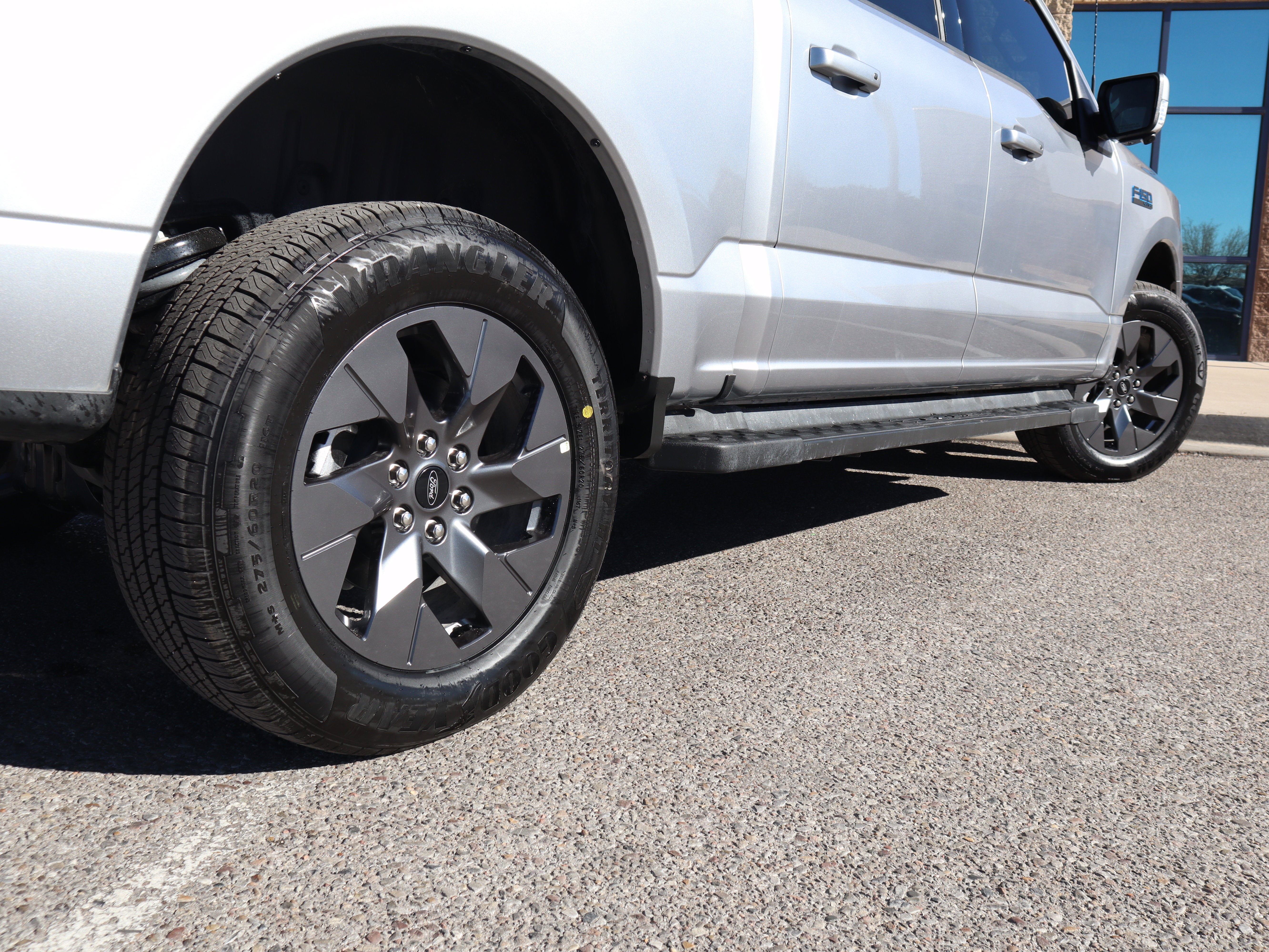 2025 Ford F-150 Lightning Lariat