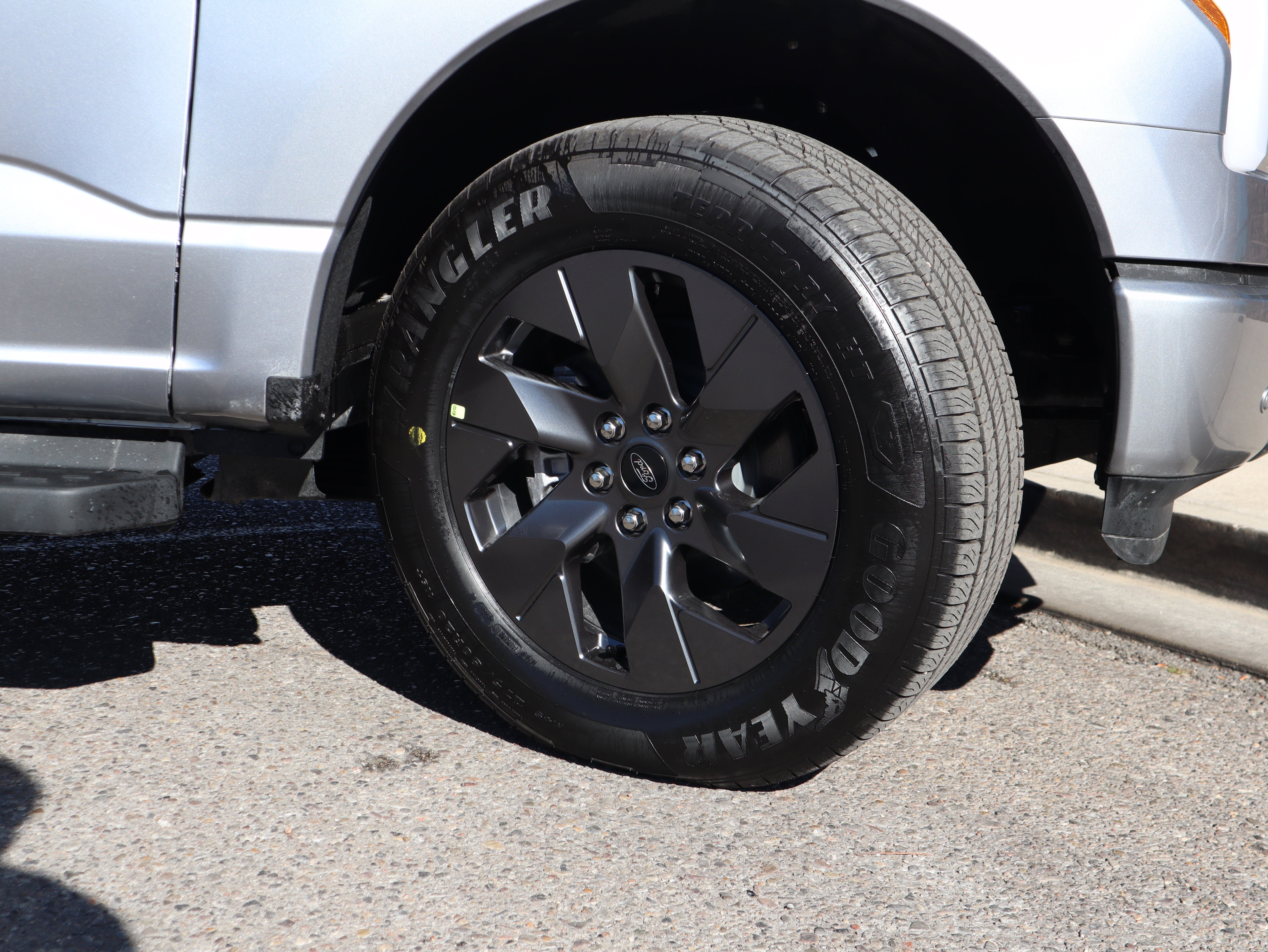 2025 Ford F-150 Lightning Lariat