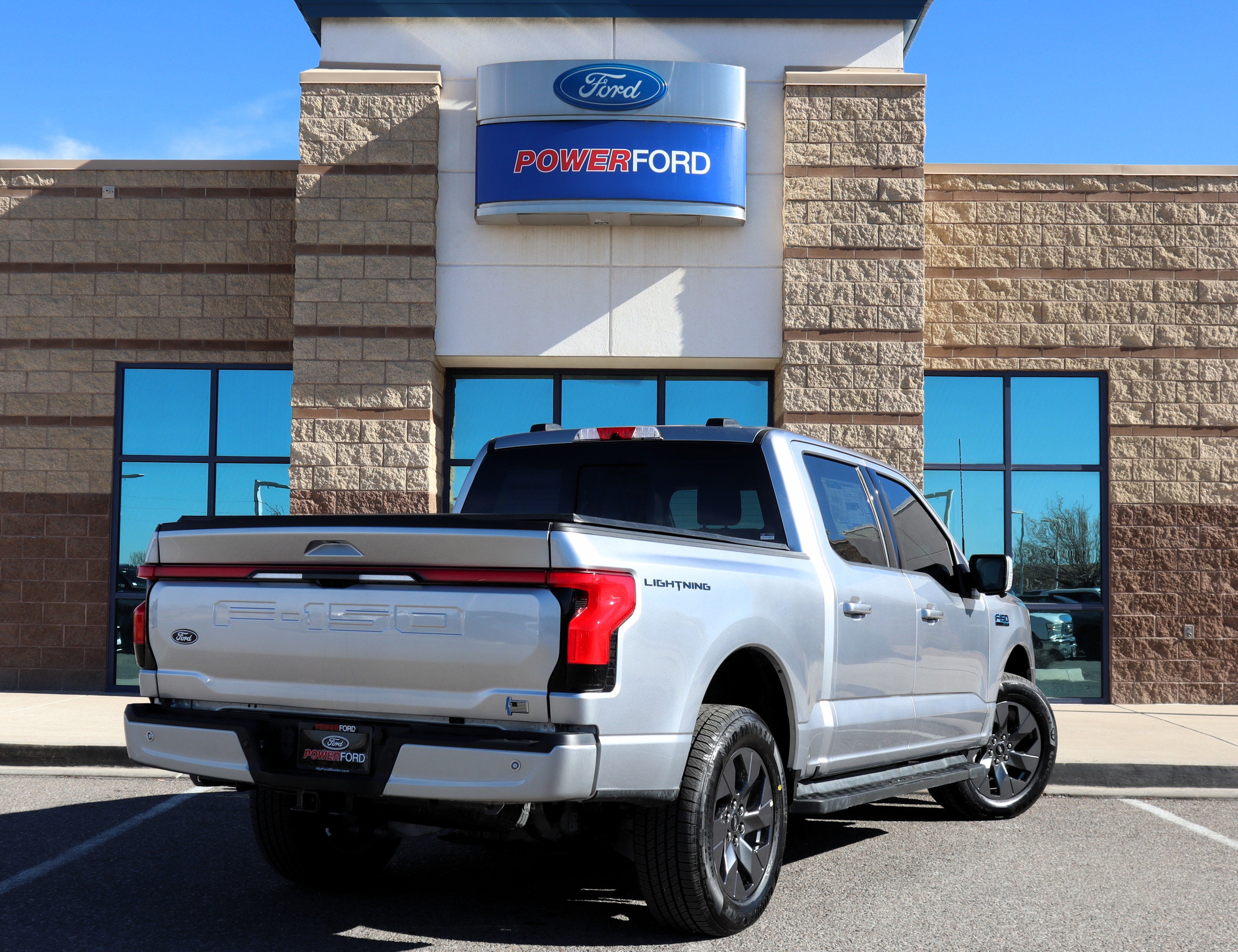 2025 Ford F-150 Lightning Lariat