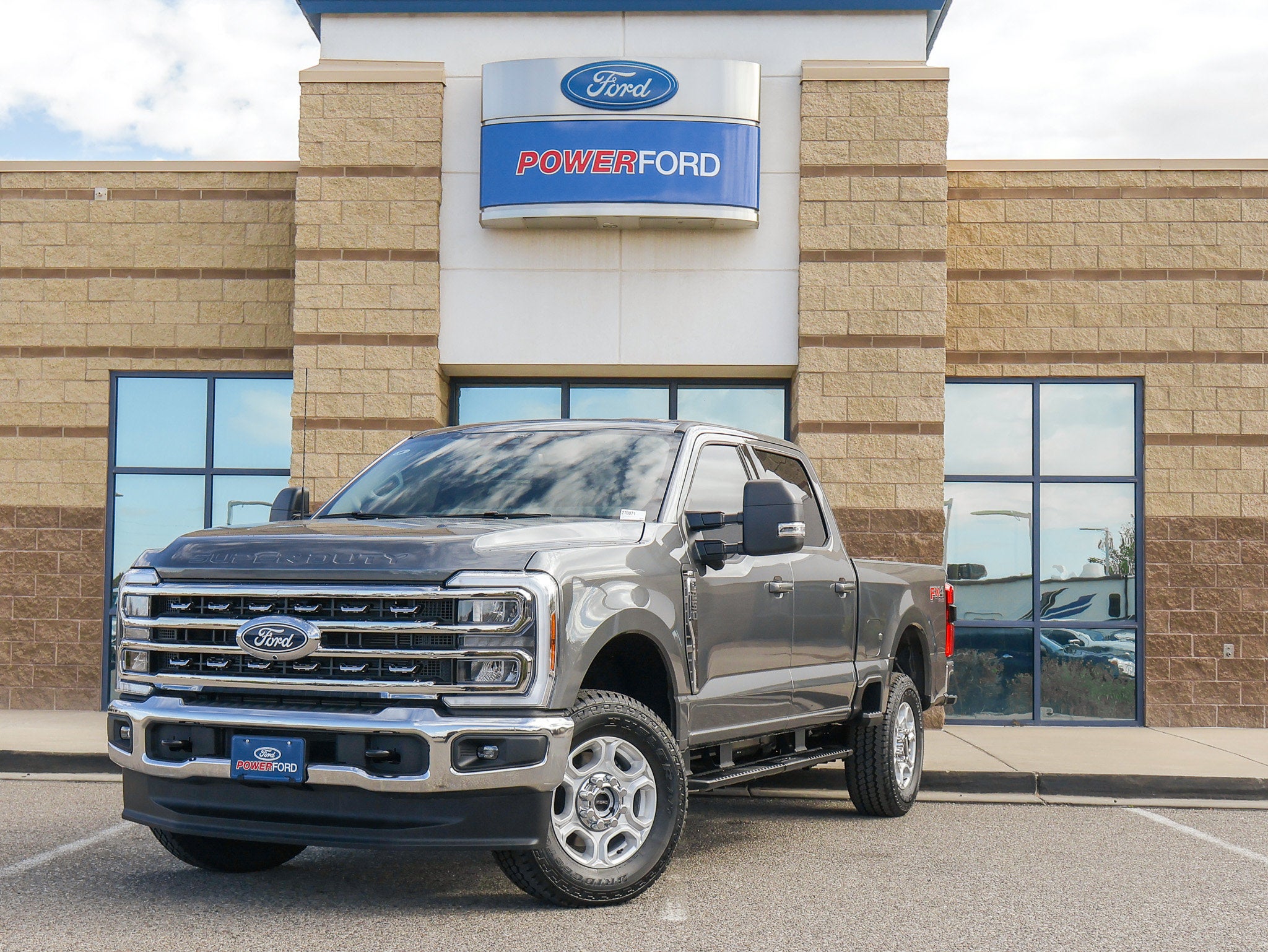 2027 Ford F-250SD XLT