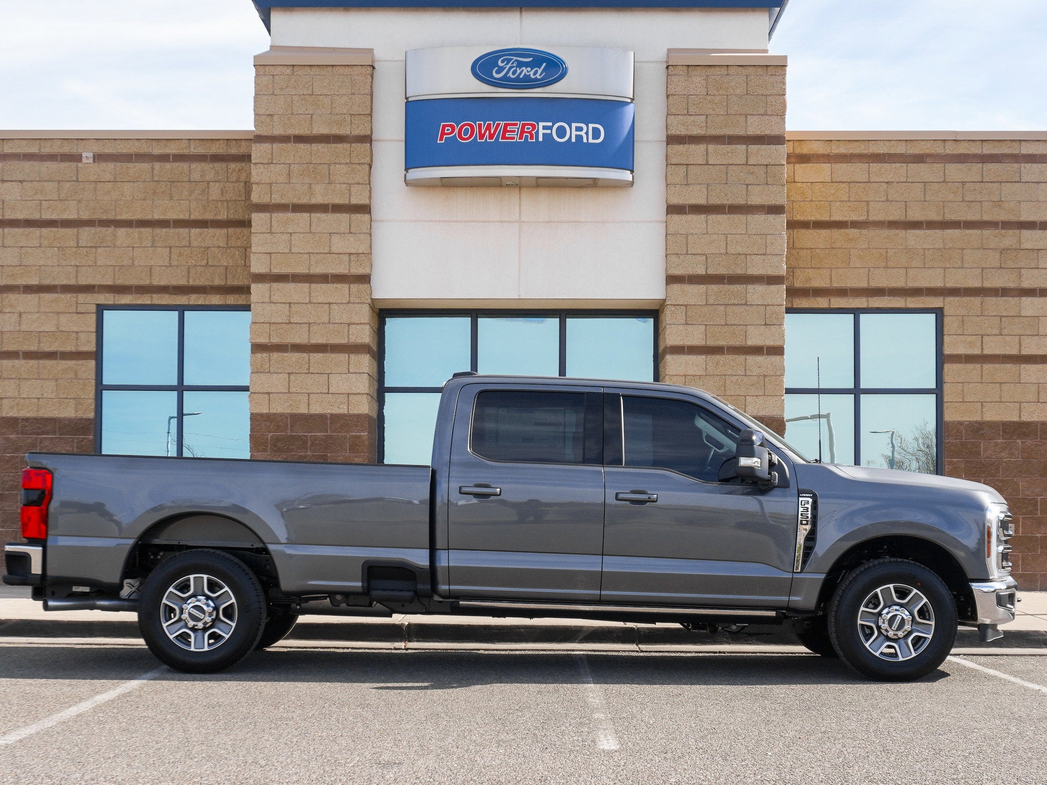 2026 Ford F-350SD Lariat