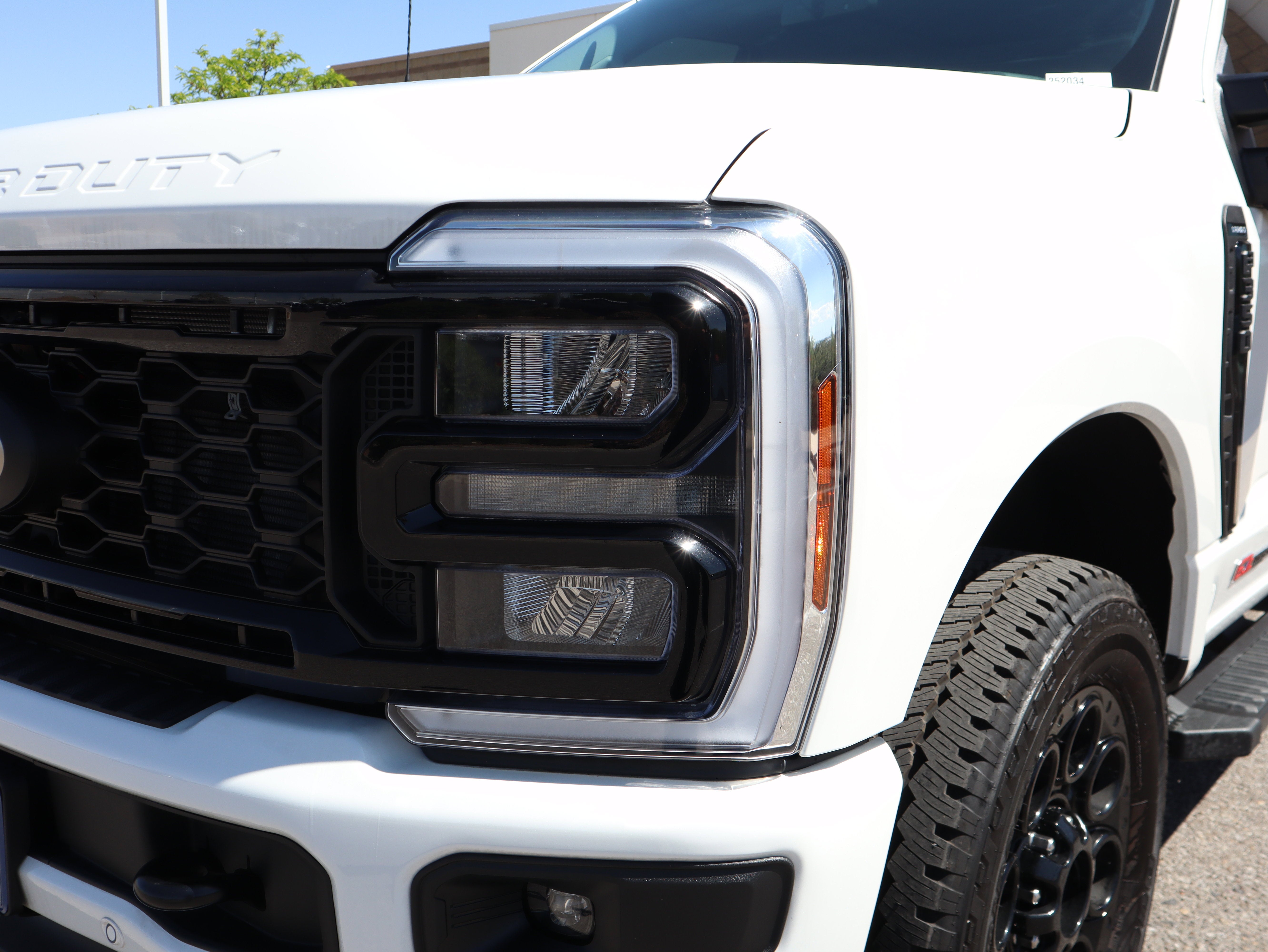 2025 Ford F-350SD Lariat