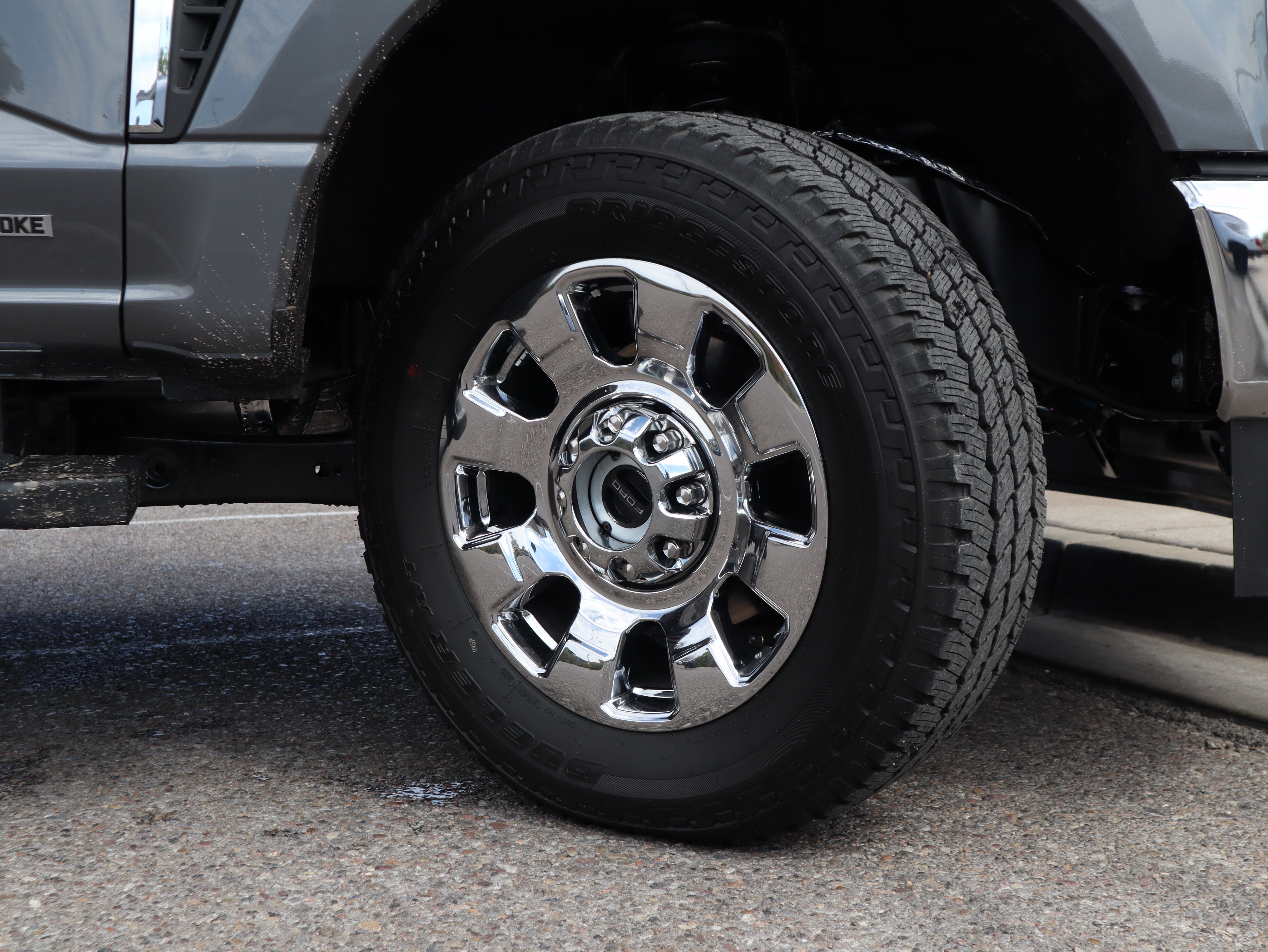 2027 Ford F-350SD Lariat