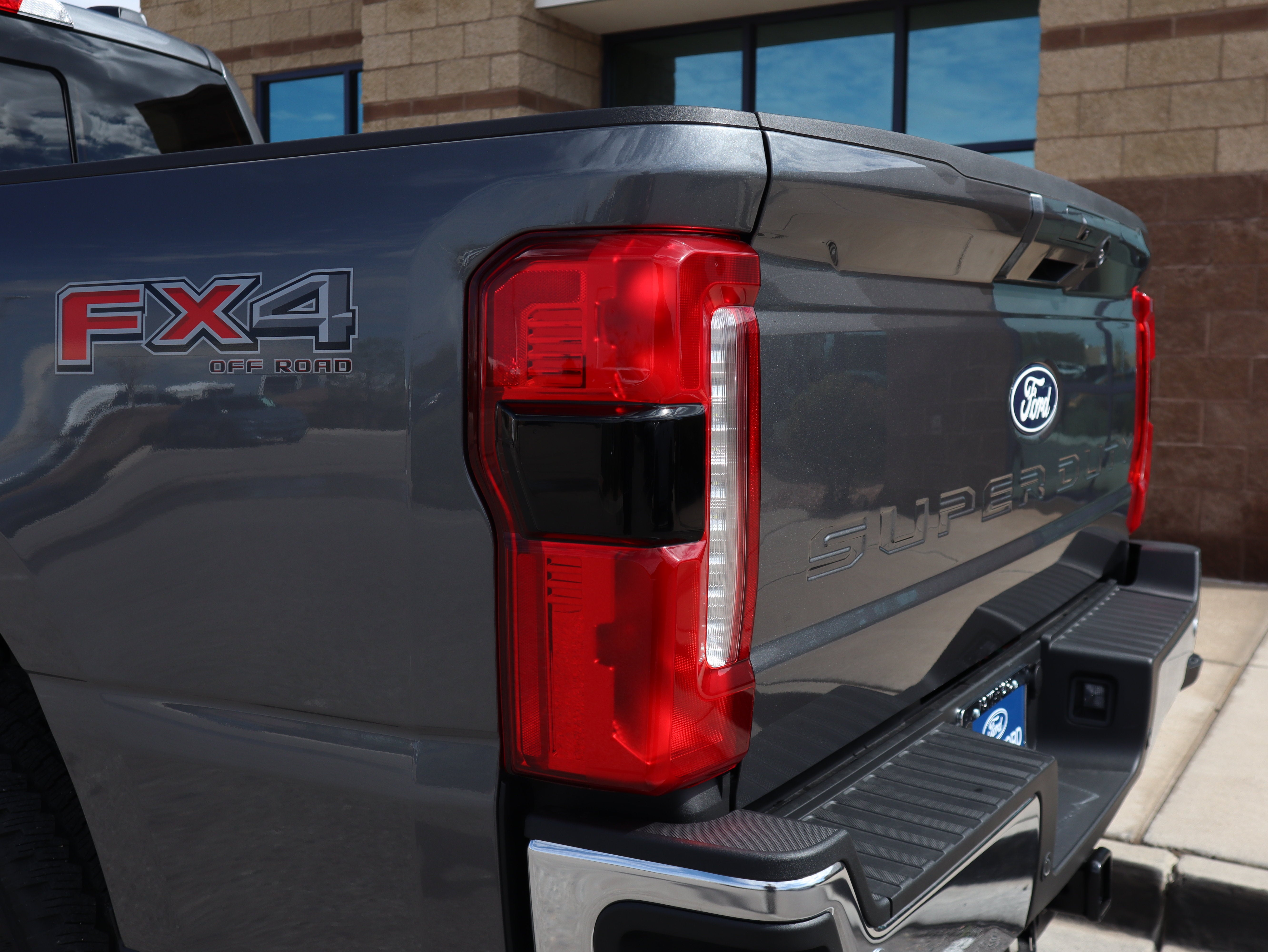 2027 Ford F-350SD Lariat