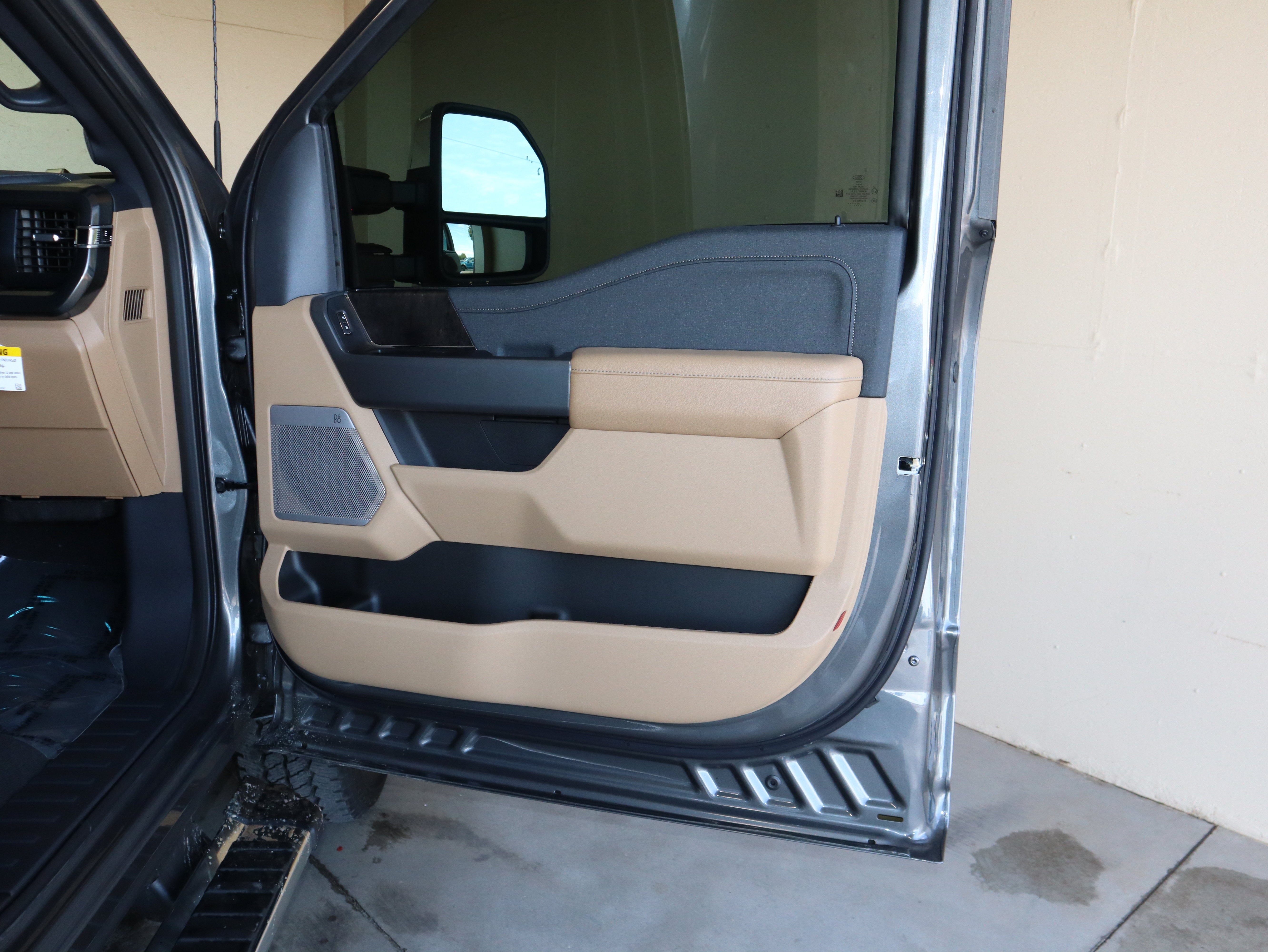 2027 Ford F-350SD Lariat