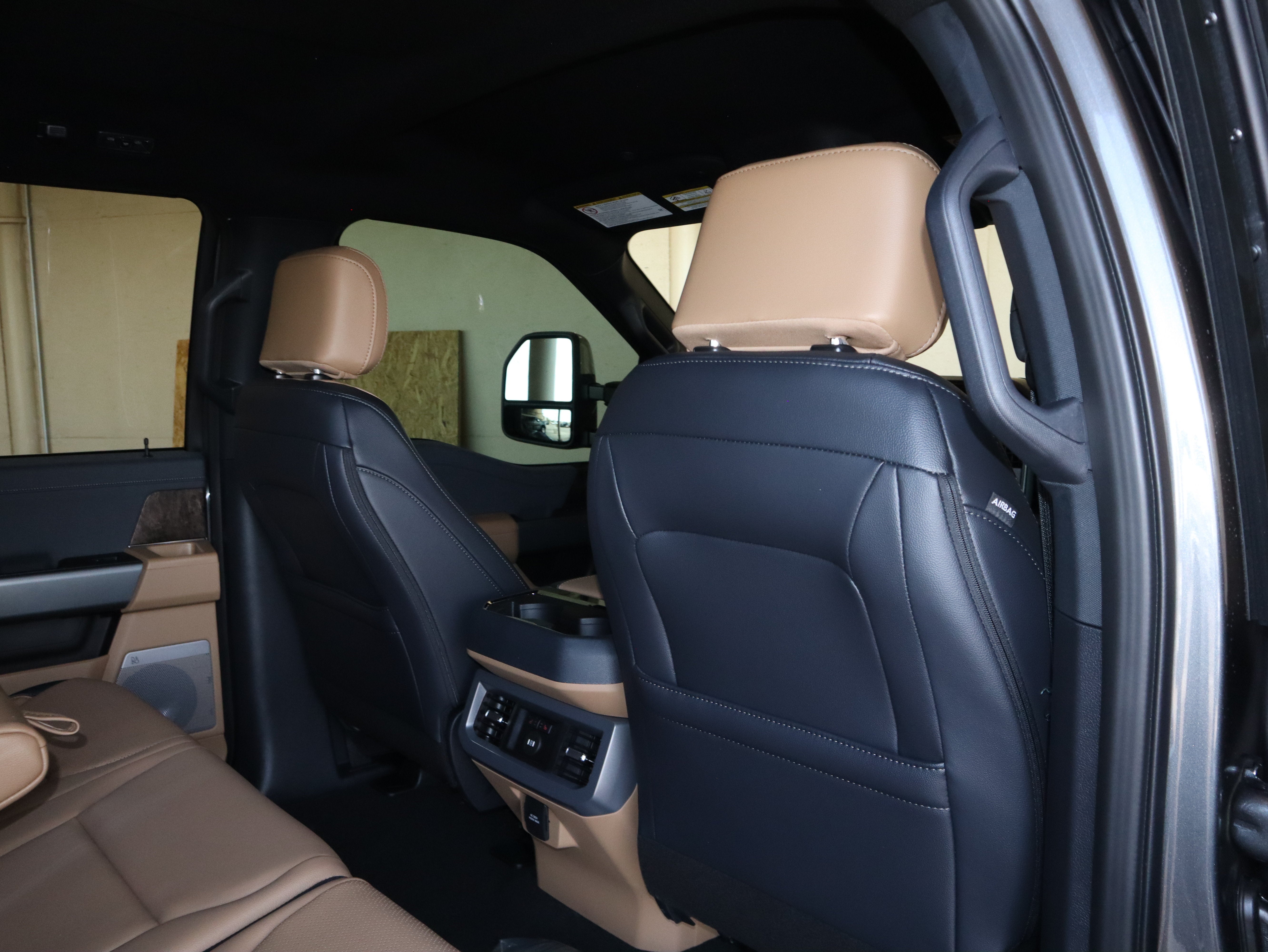 2027 Ford F-350SD Lariat