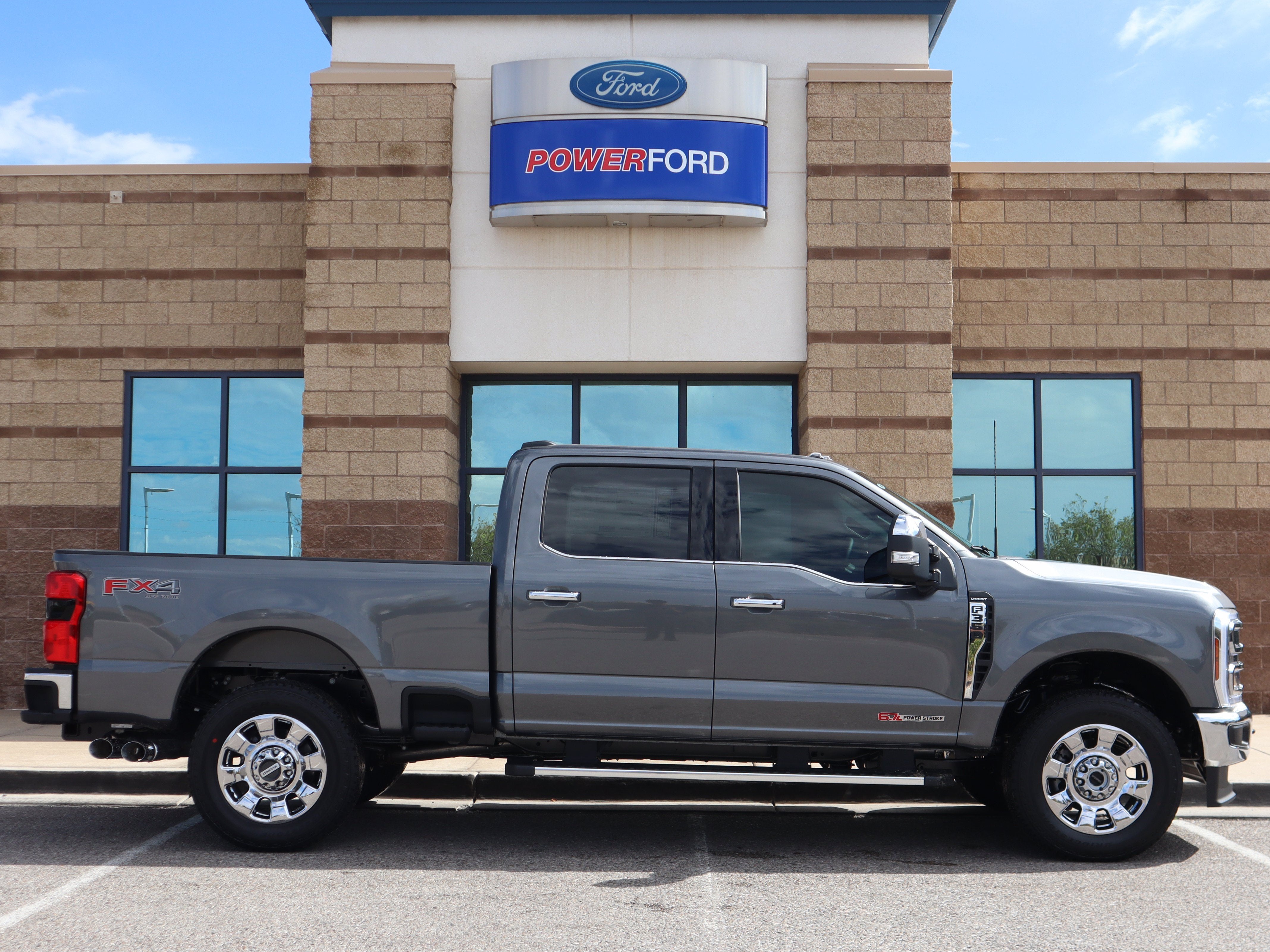 2027 Ford F-350SD Lariat