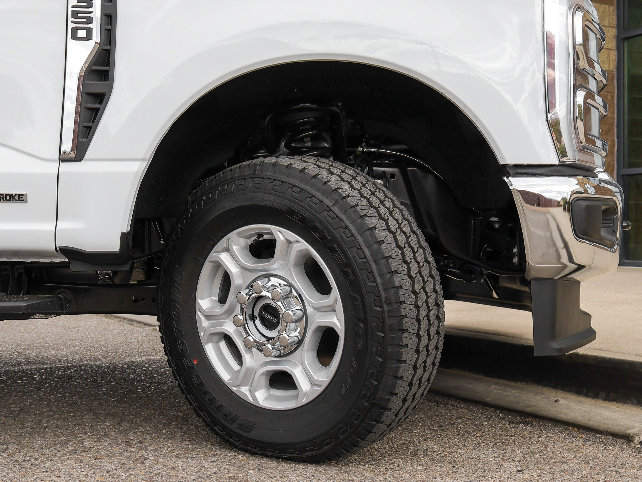 2027 Ford F-350SD XLT