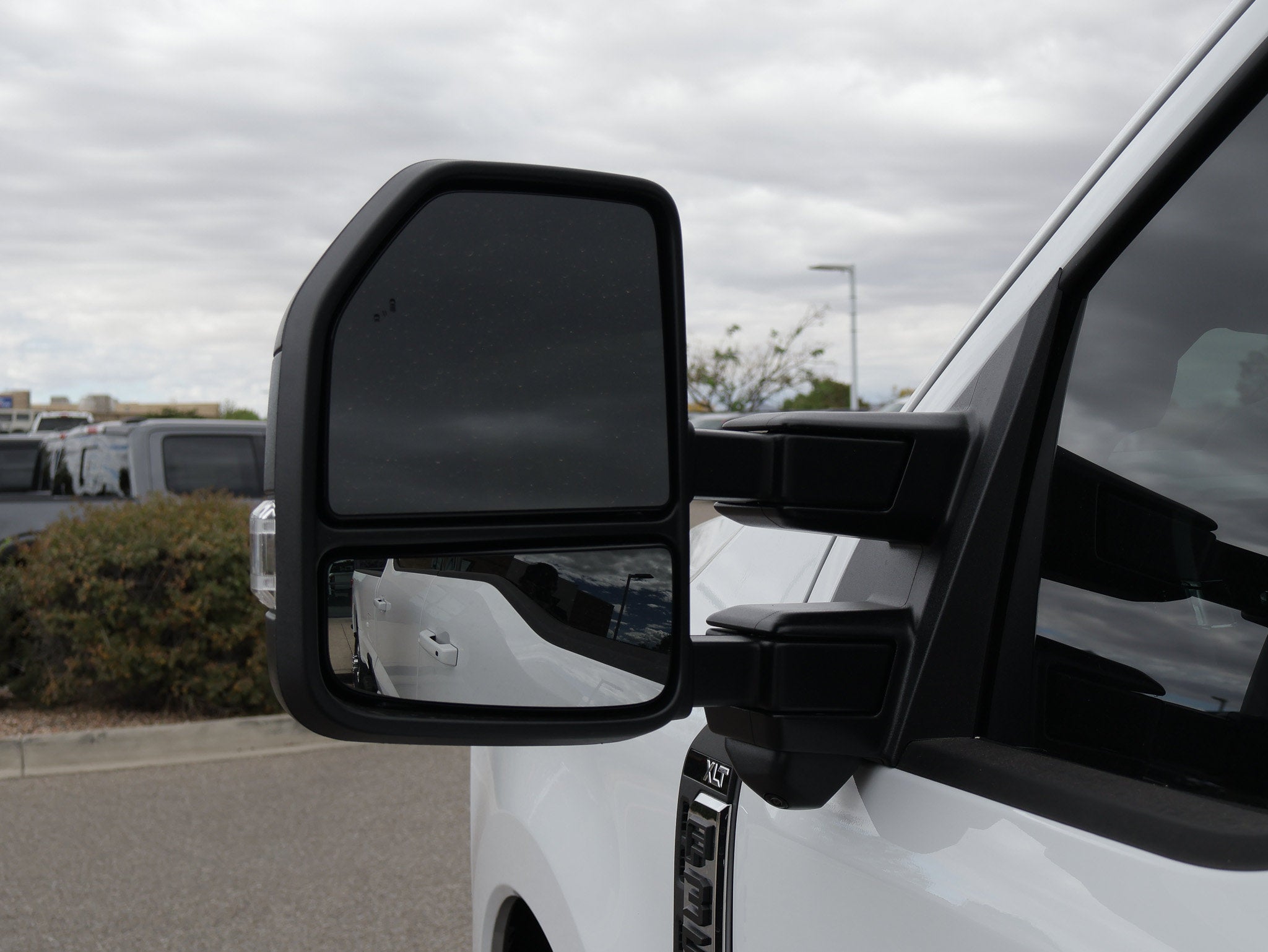 2027 Ford F-350SD XLT