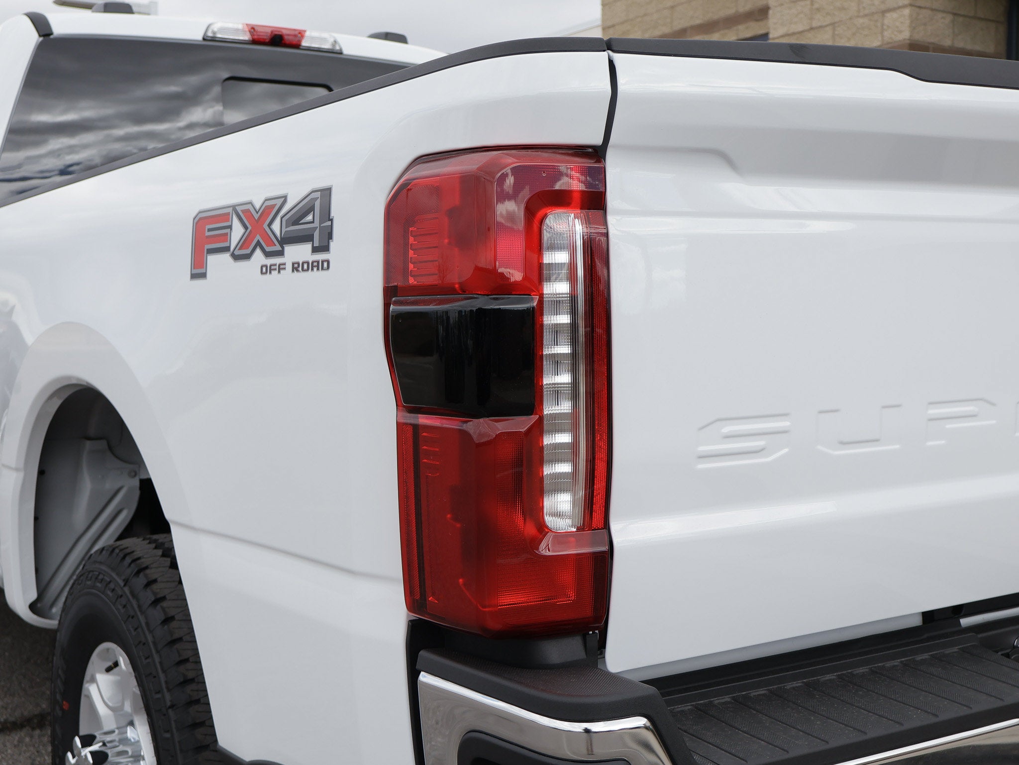 2027 Ford F-350SD XLT