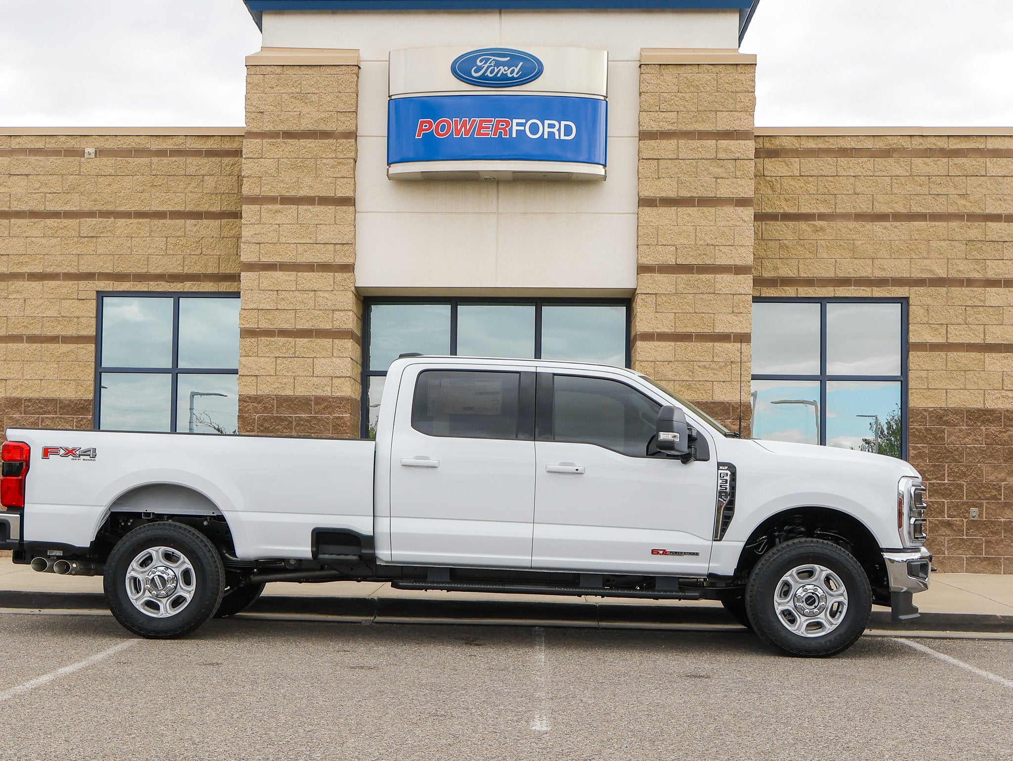 2027 Ford F-350SD XLT