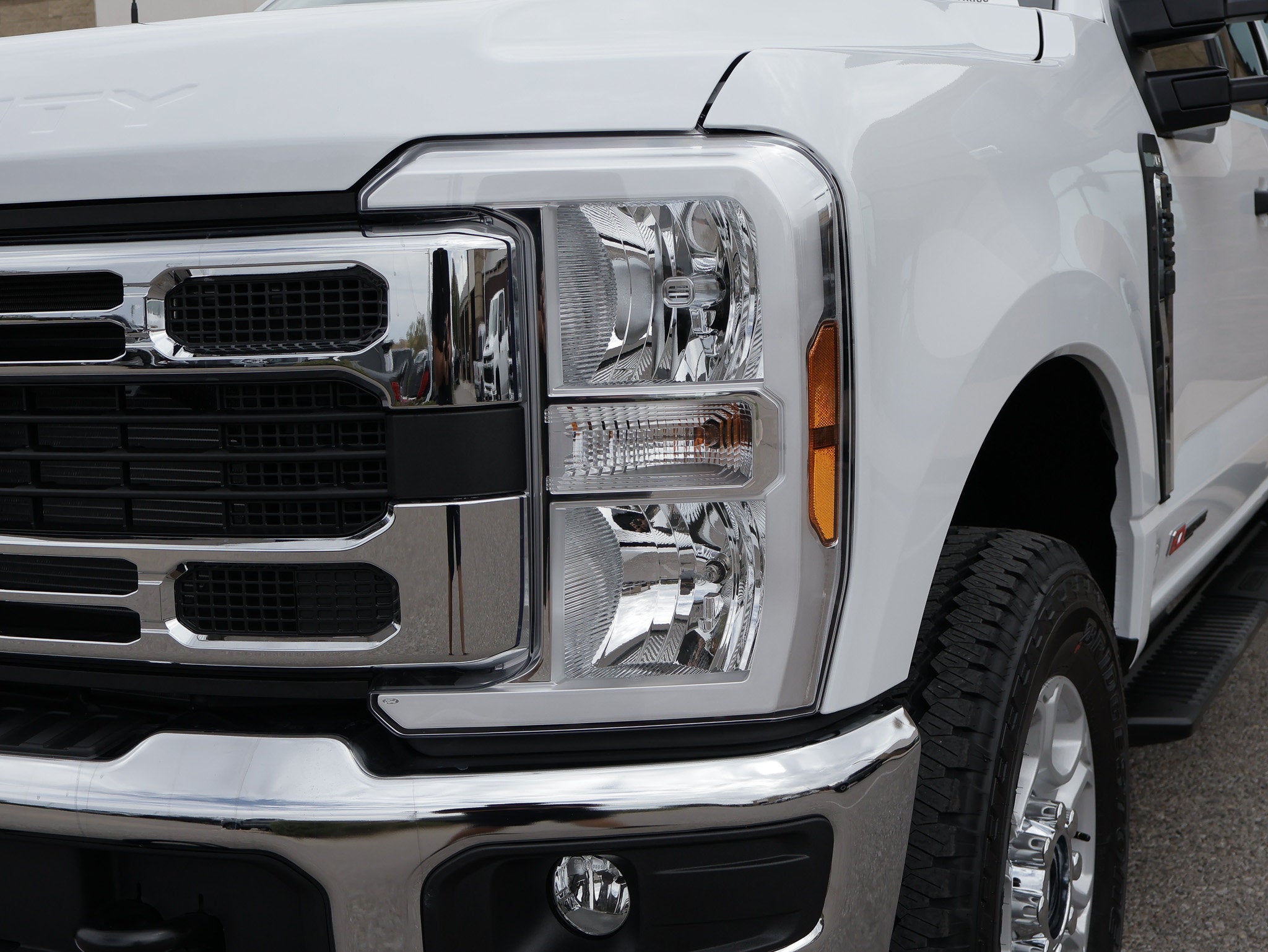 2027 Ford F-350SD XLT