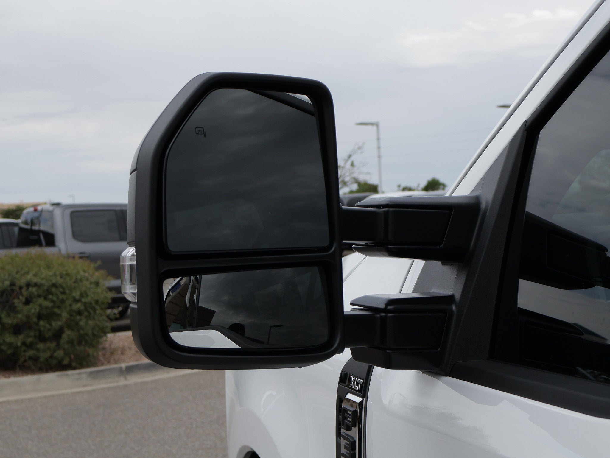 2027 Ford F-350SD XLT