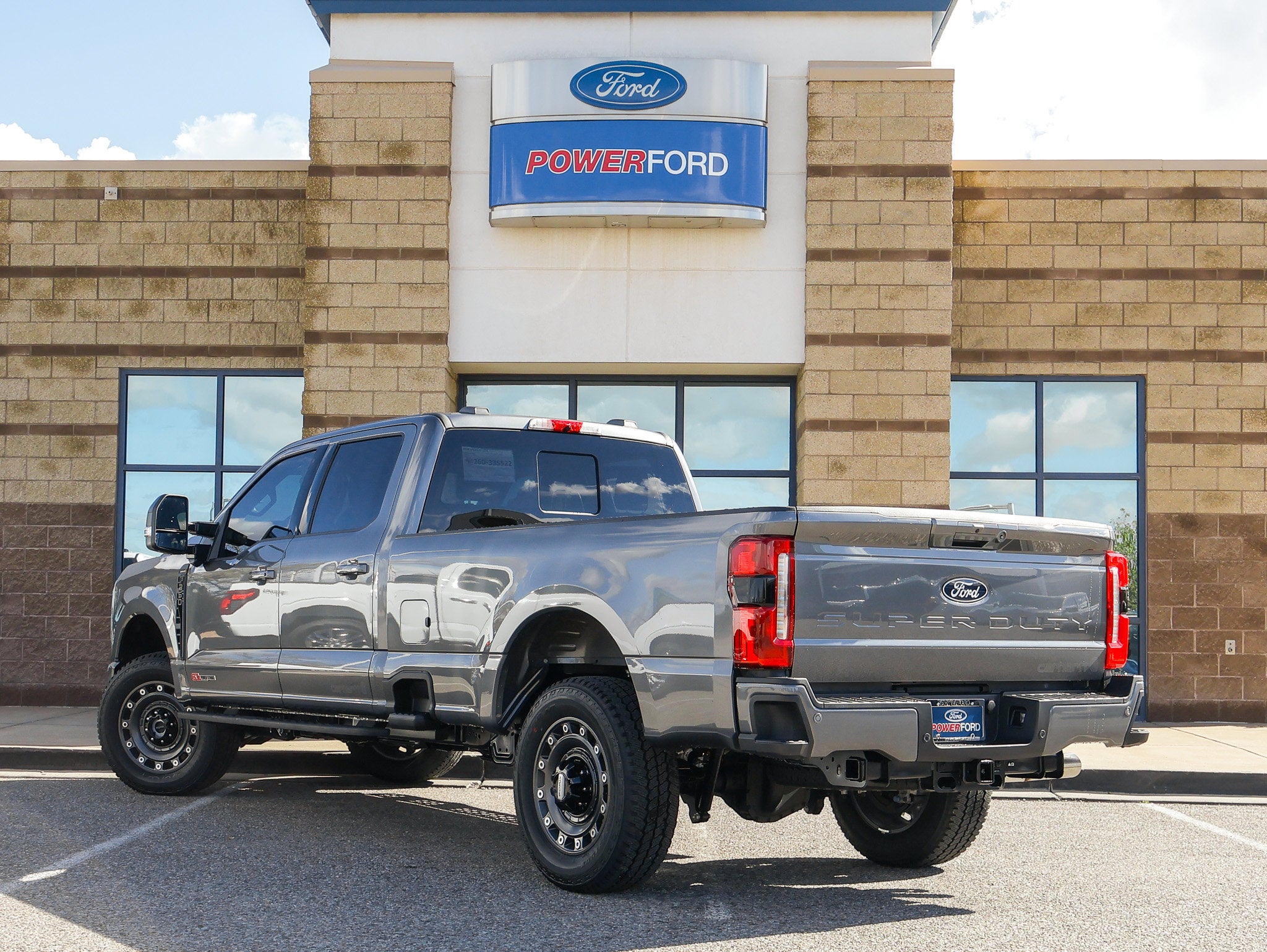 2027 Ford F-350SD XLT