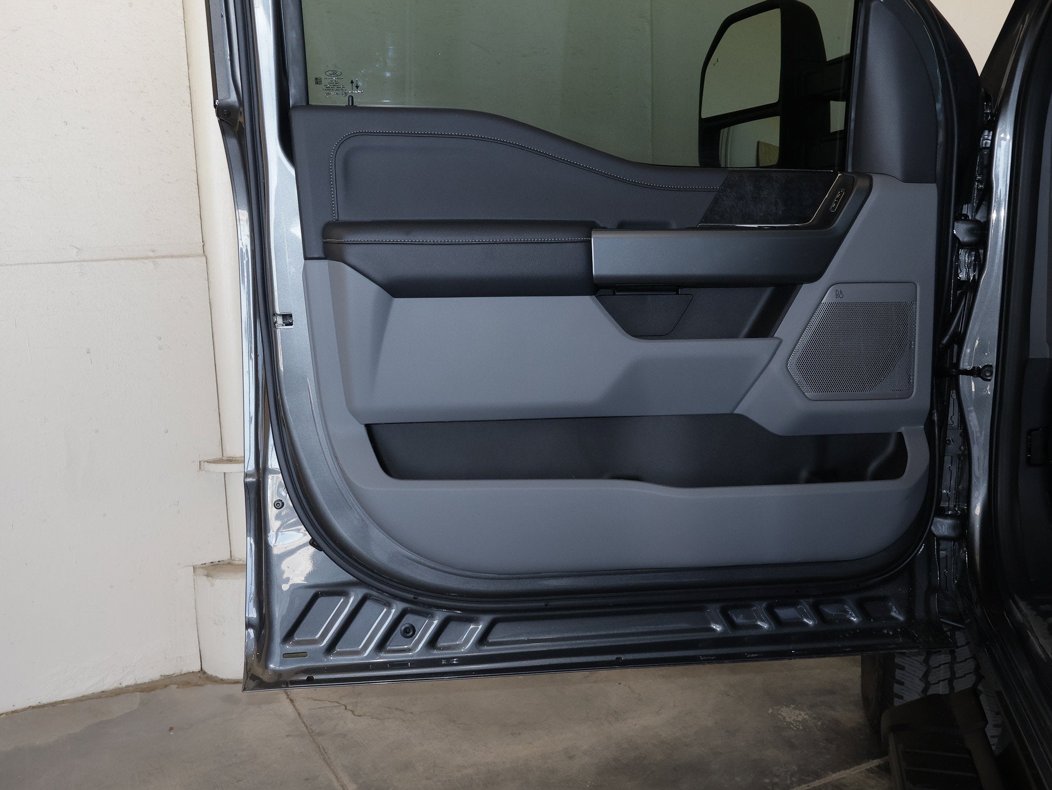 2027 Ford F-350SD XLT