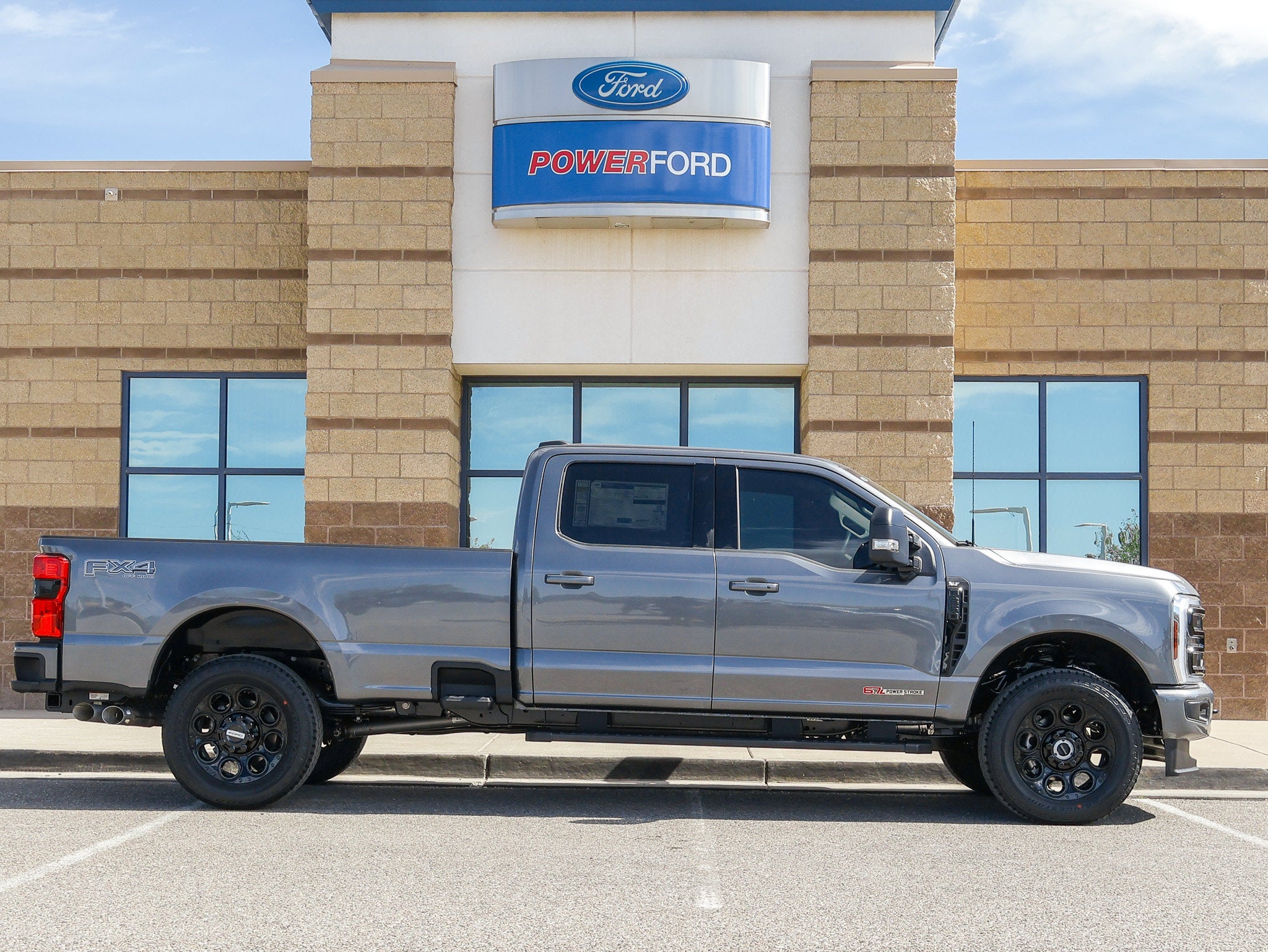2027 Ford F-350SD XLT