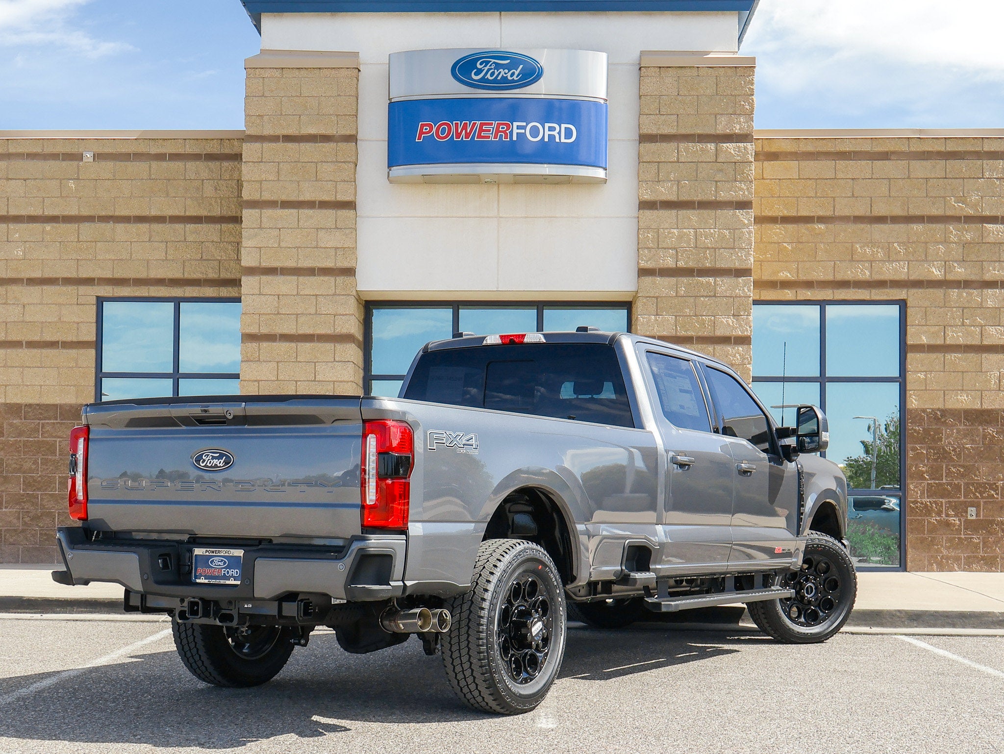 2027 Ford F-350SD XLT