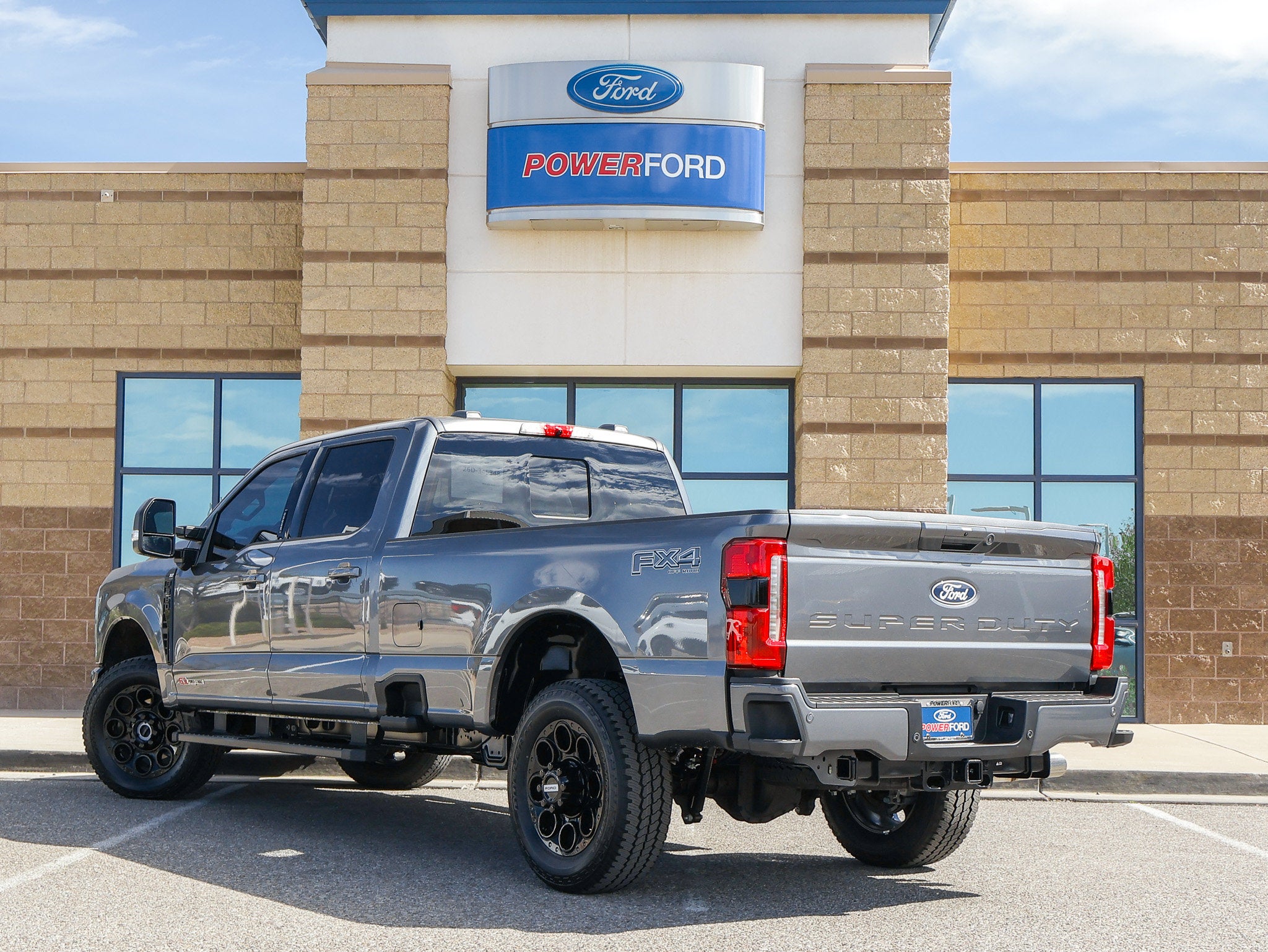 2027 Ford F-350SD XLT