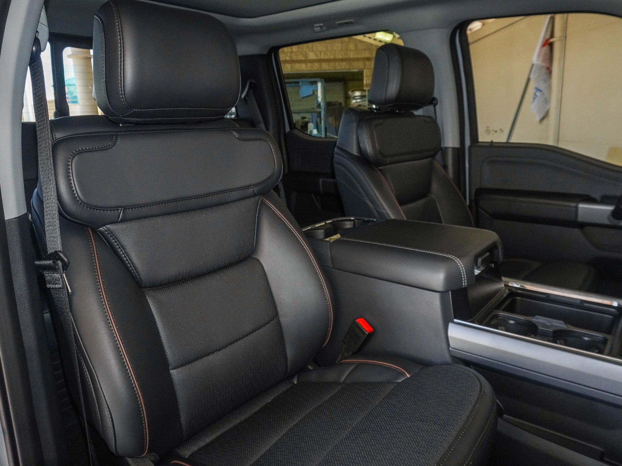 2025 Ford F-350SD Lariat