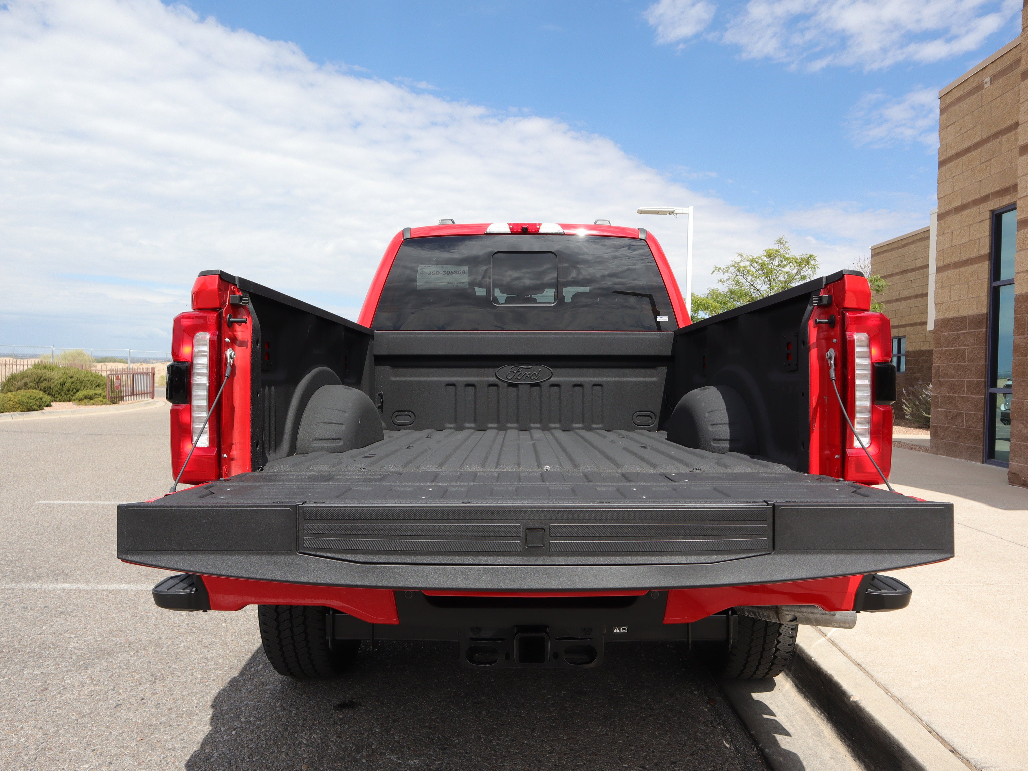 2025 Ford F-350SD Lariat