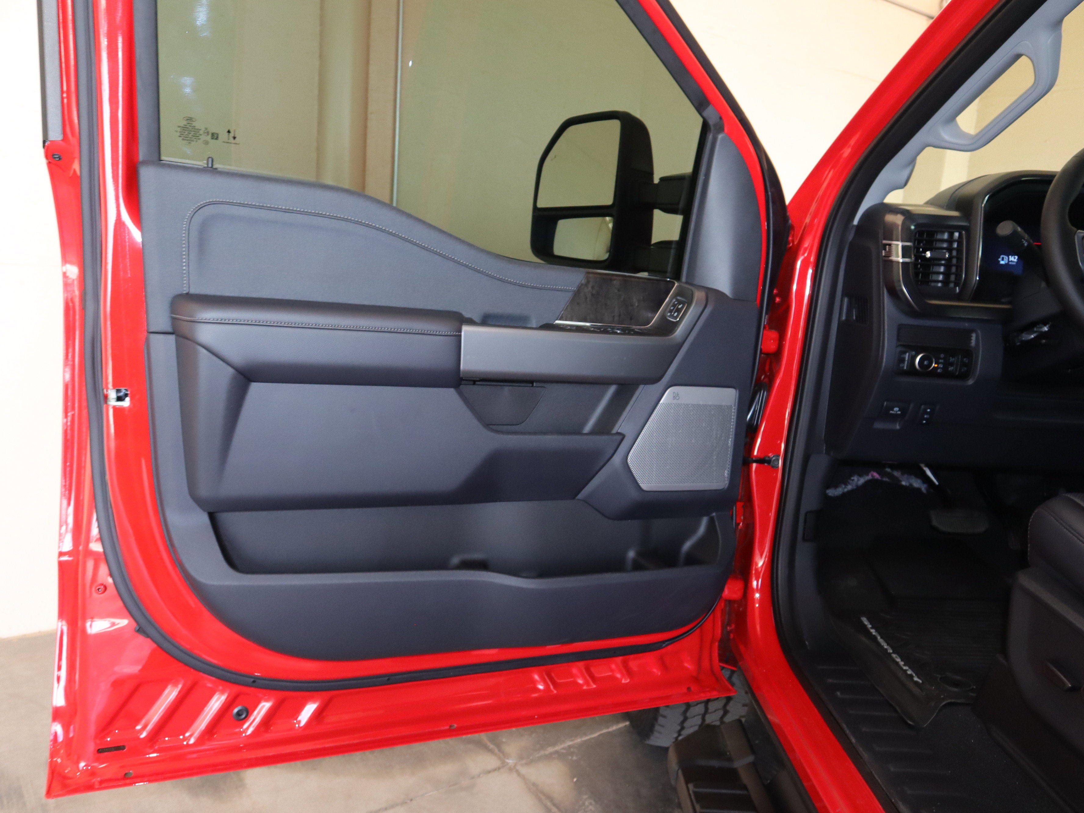 2025 Ford F-350SD Lariat