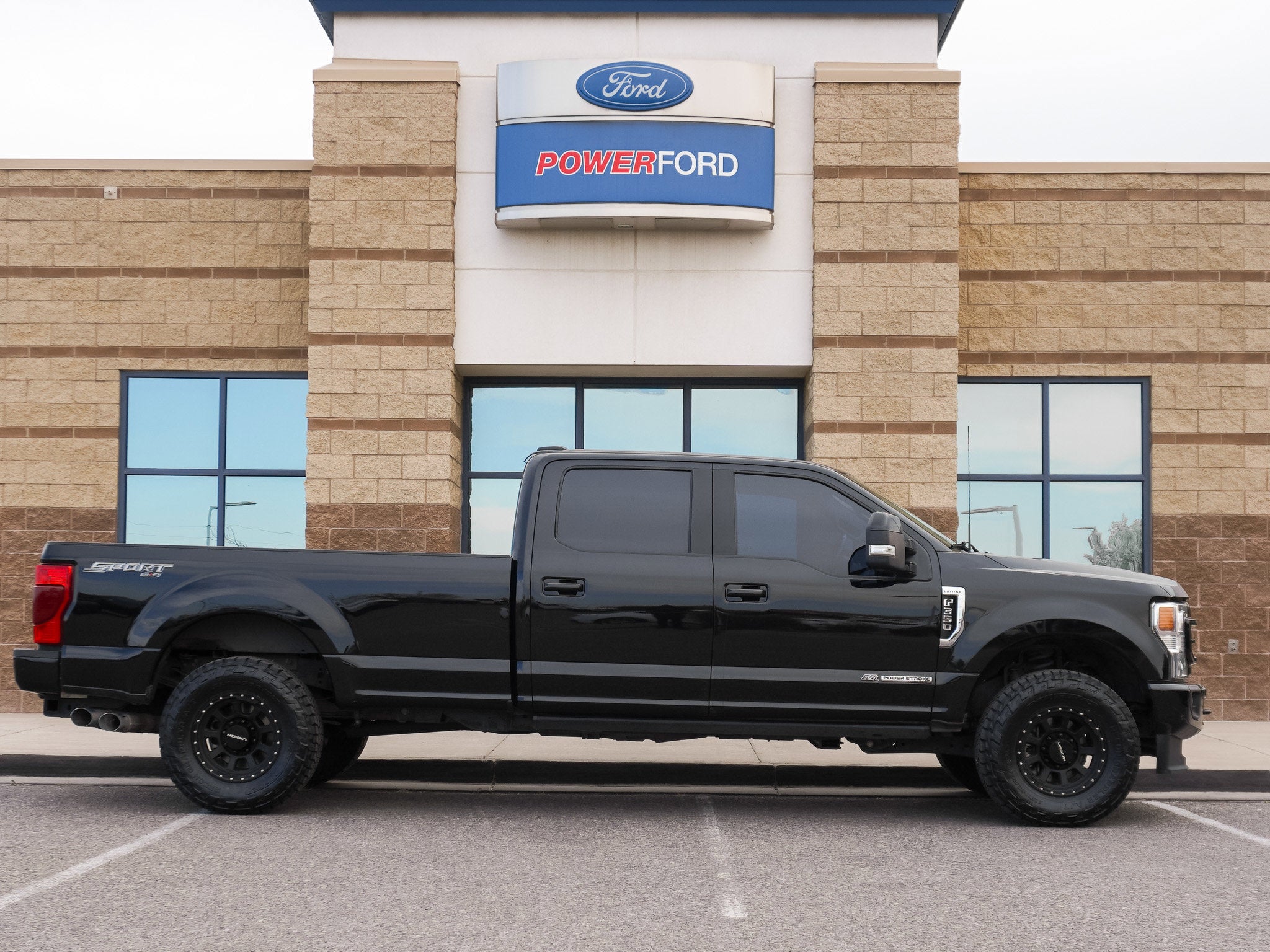 2022 Ford F-350SD Lariat