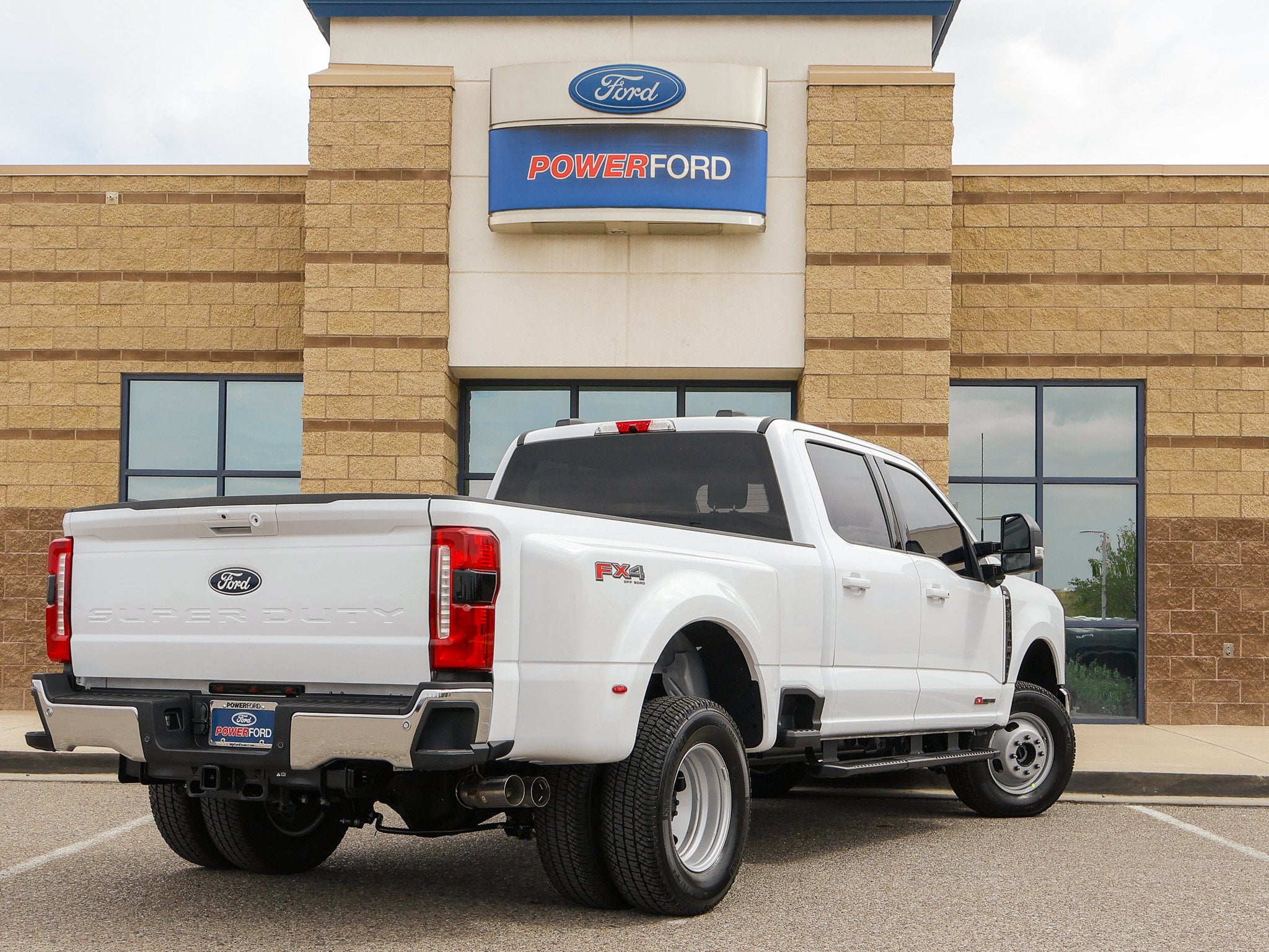 2027 Ford F-350SD XLT DRW