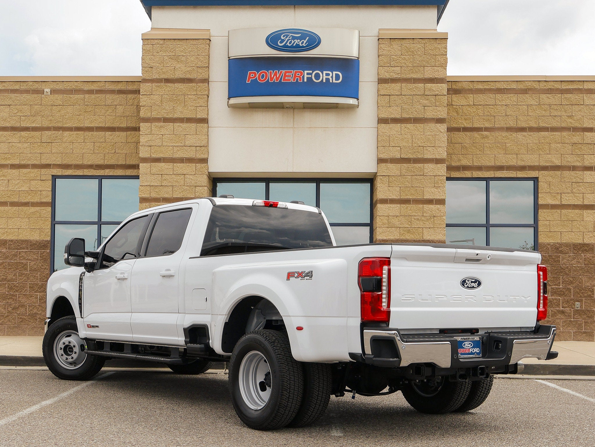 2027 Ford F-350SD XLT DRW