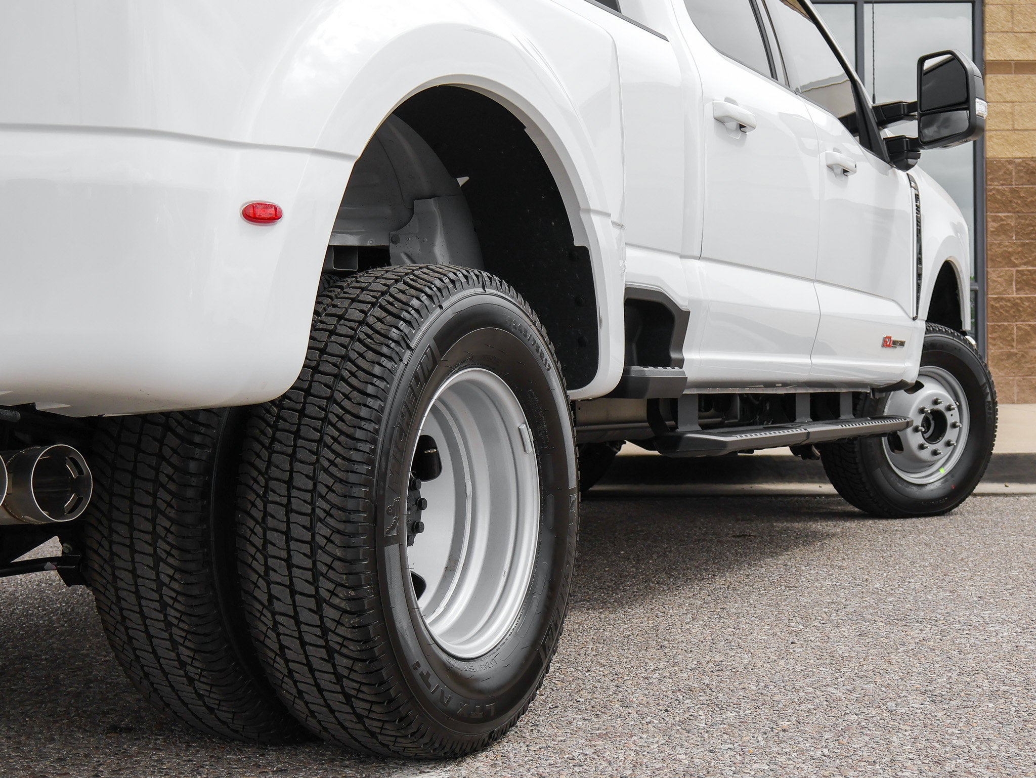 2027 Ford F-350SD XLT DRW