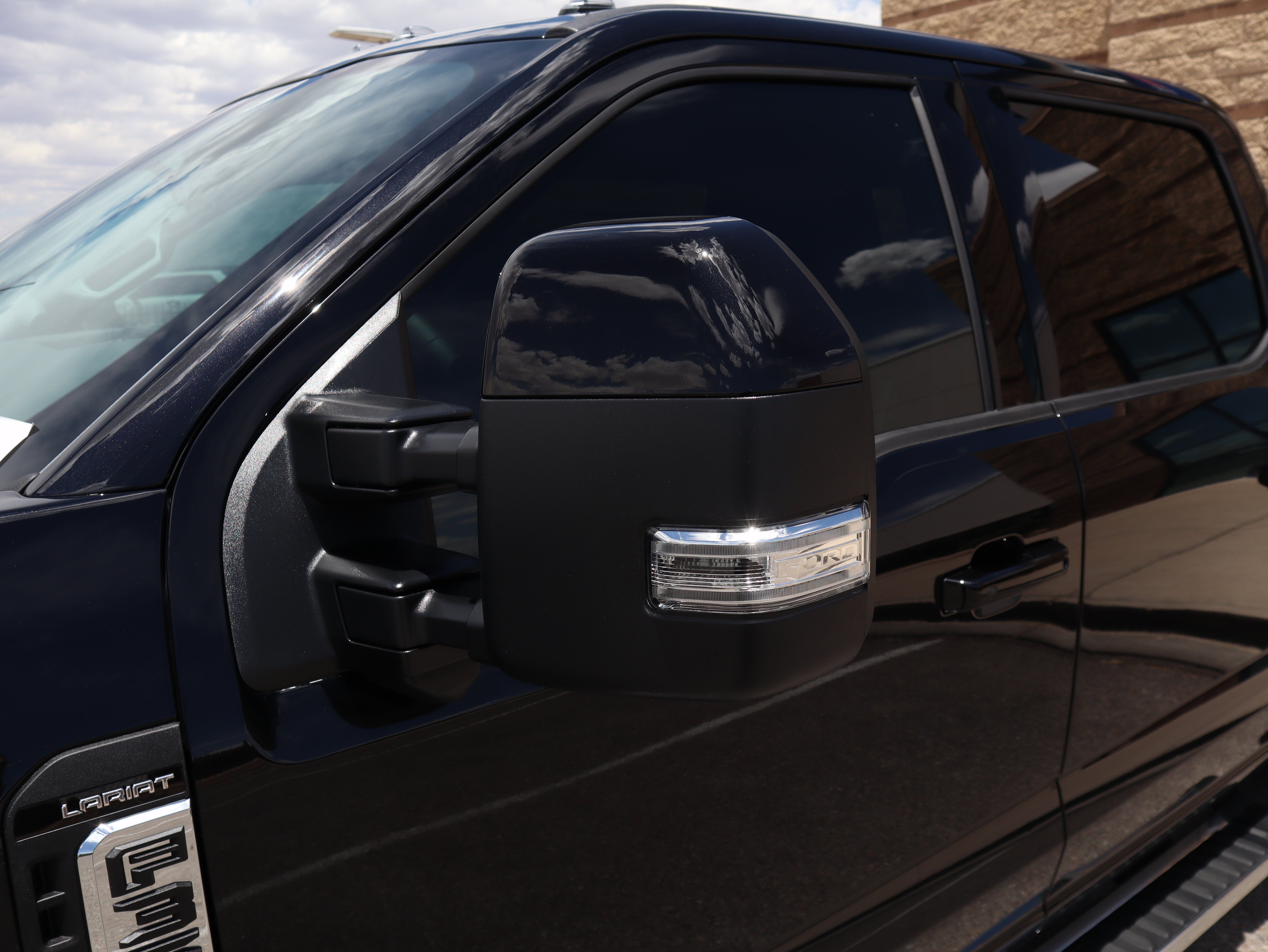 2026 Ford F-350SD Lariat DRW