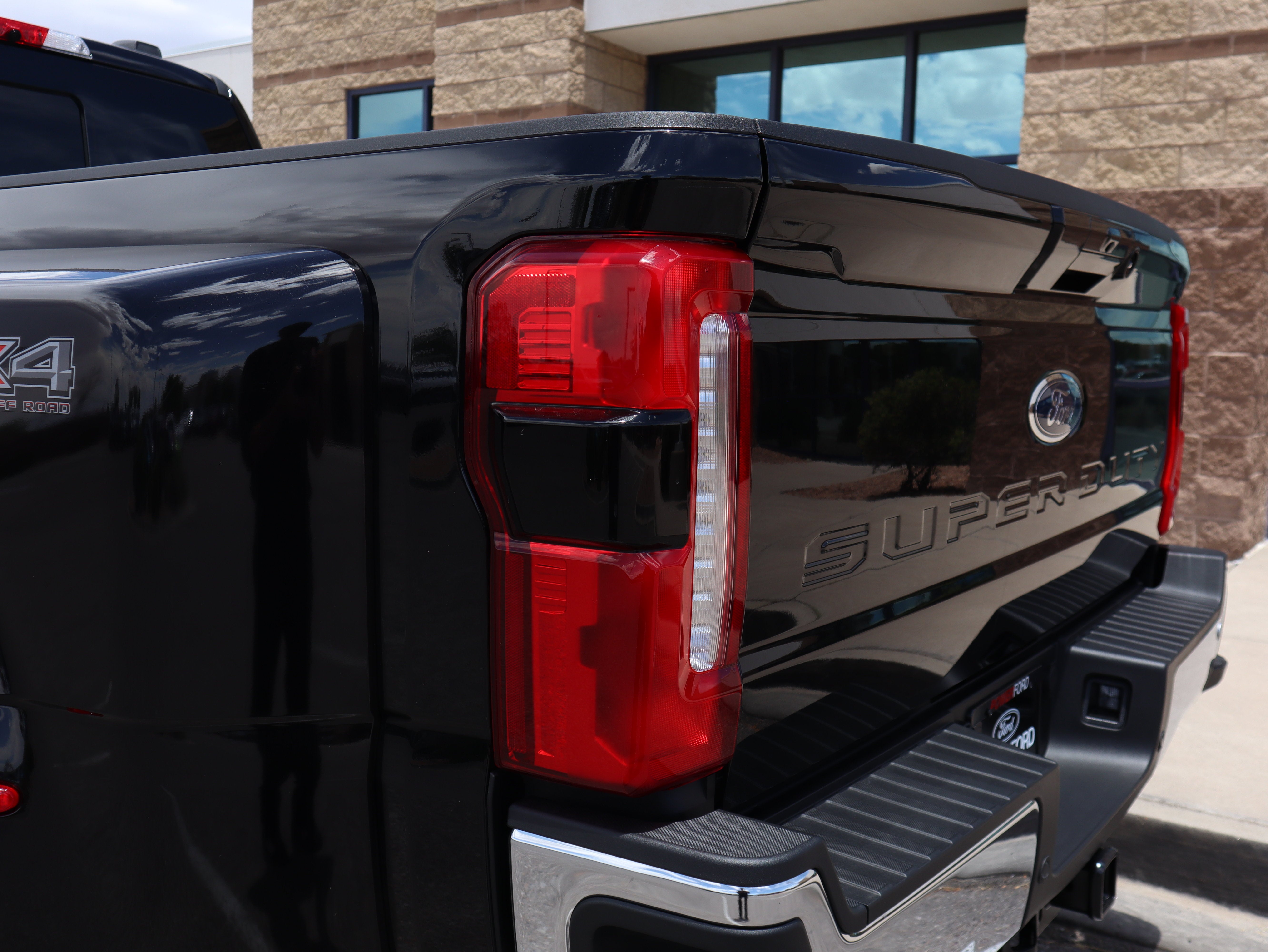 2026 Ford F-350SD Lariat DRW