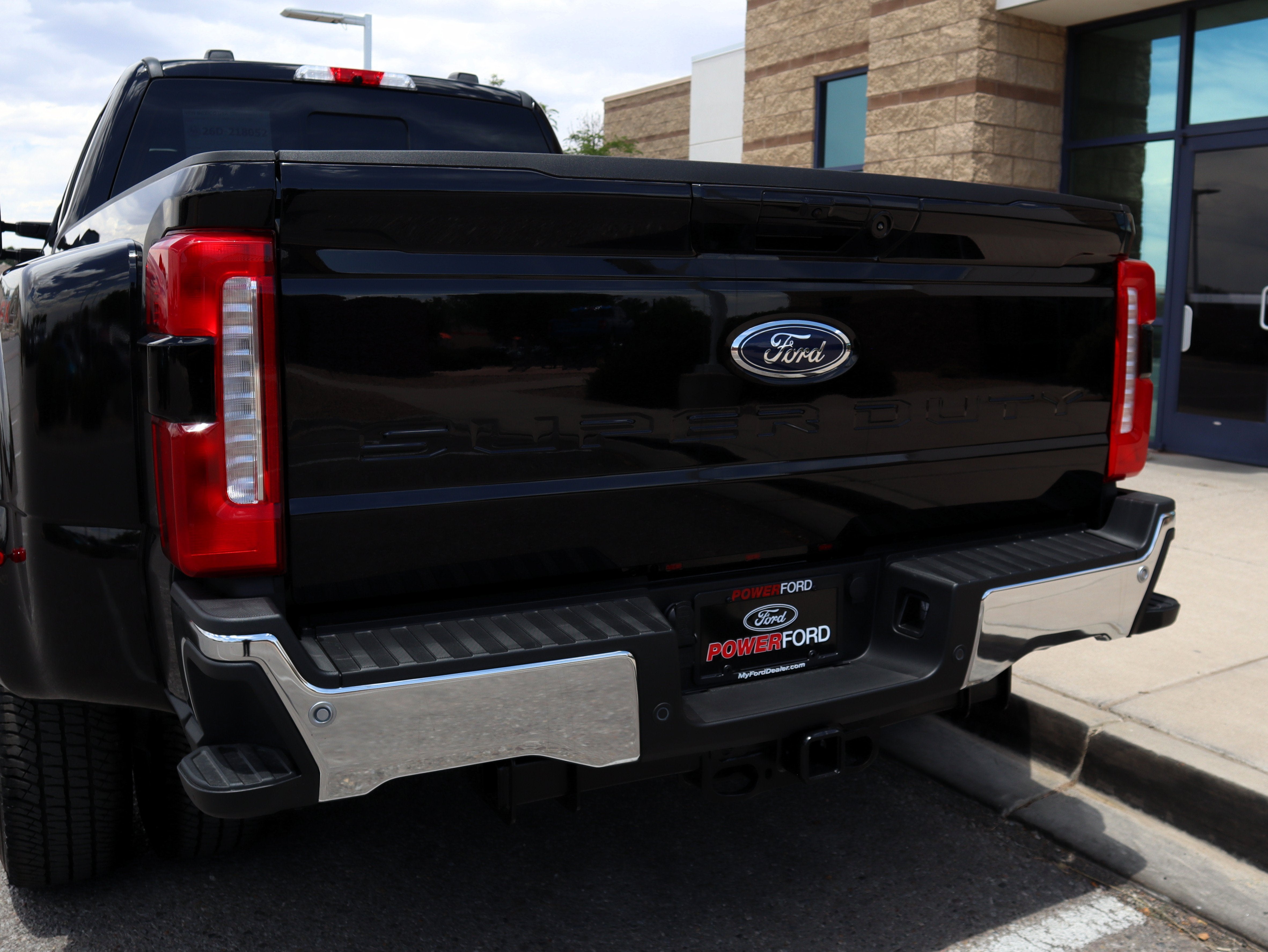 2026 Ford F-350SD Lariat DRW