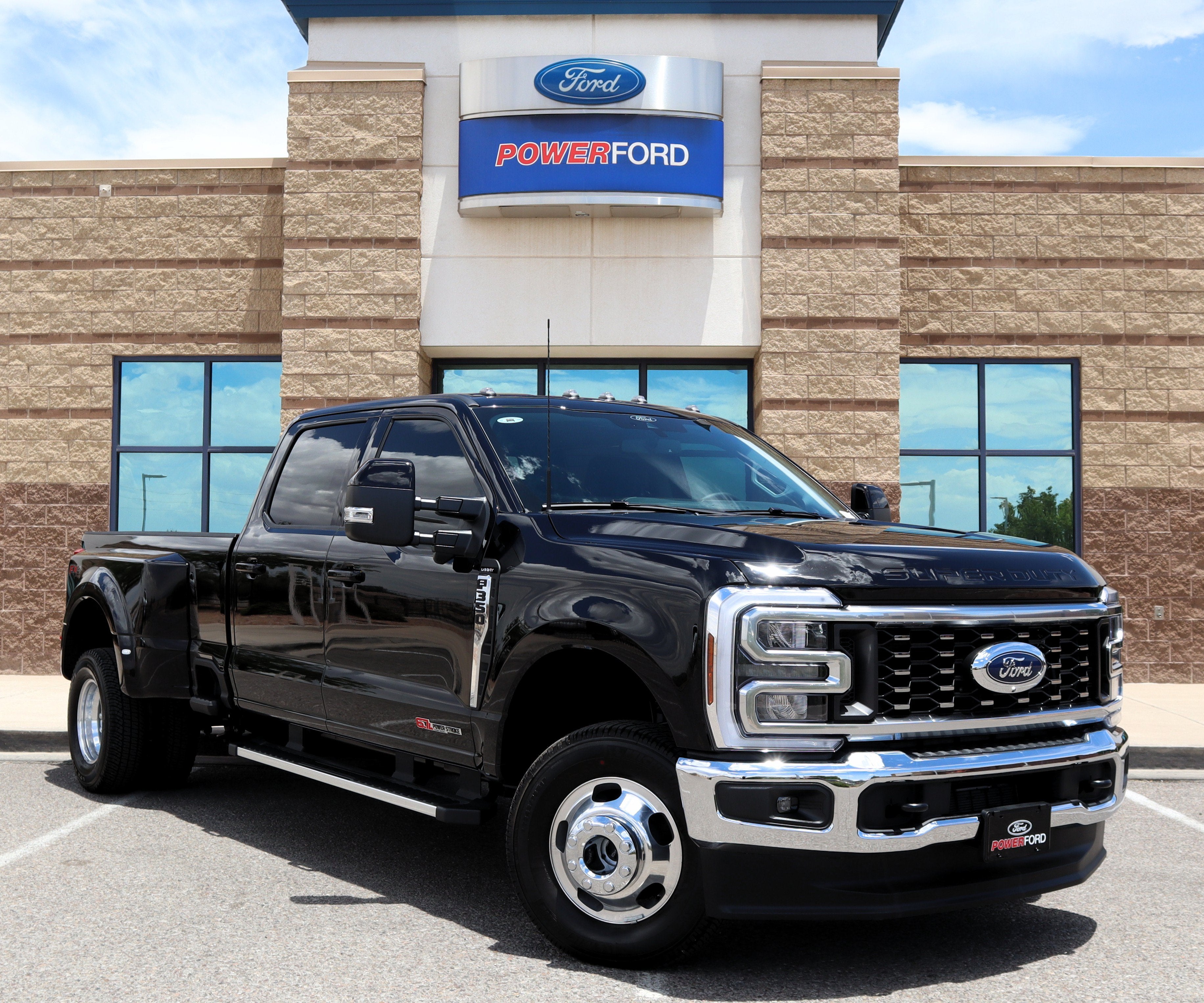 2026 Ford F-350SD Lariat DRW