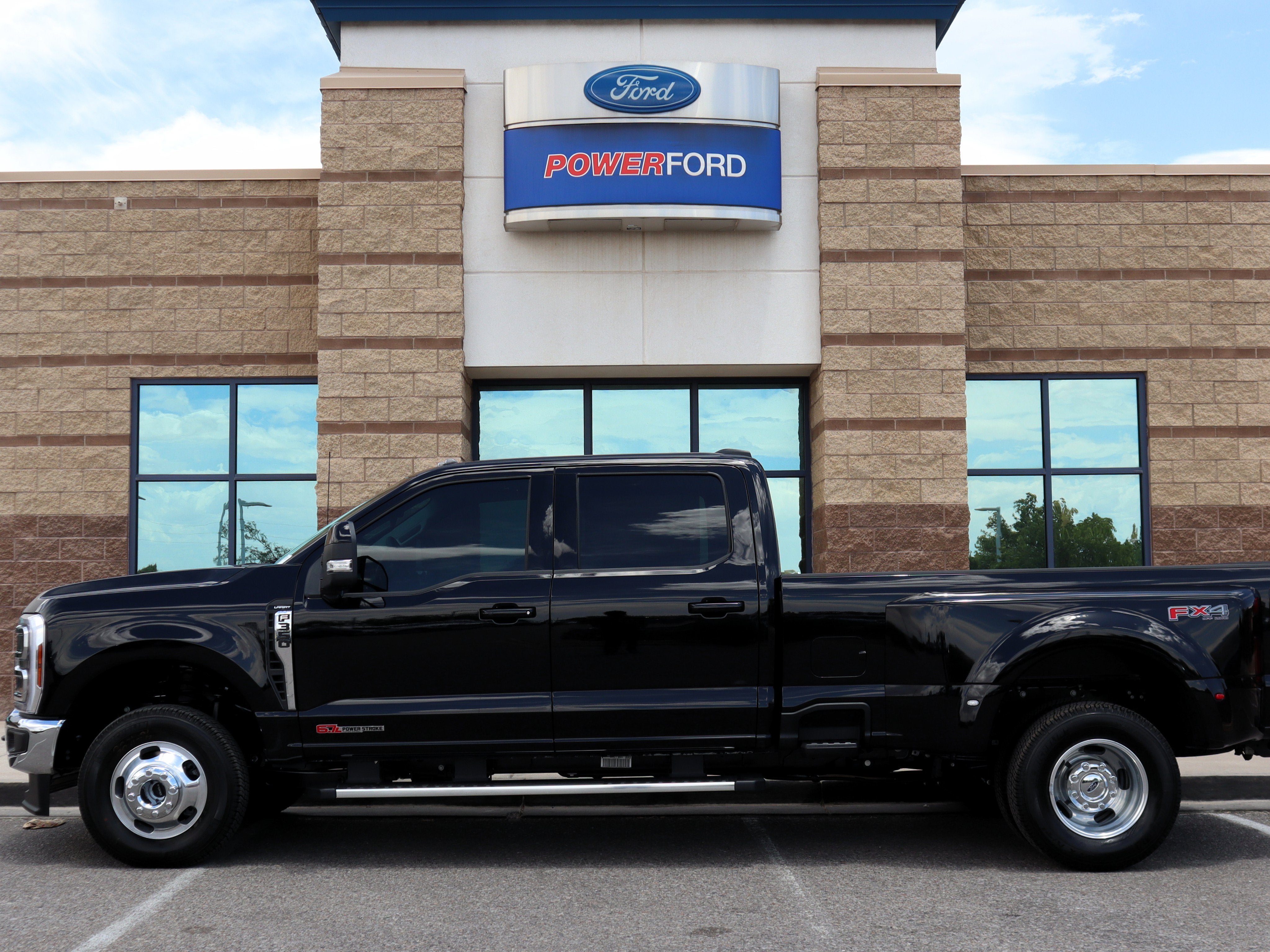 2026 Ford F-350SD Lariat DRW