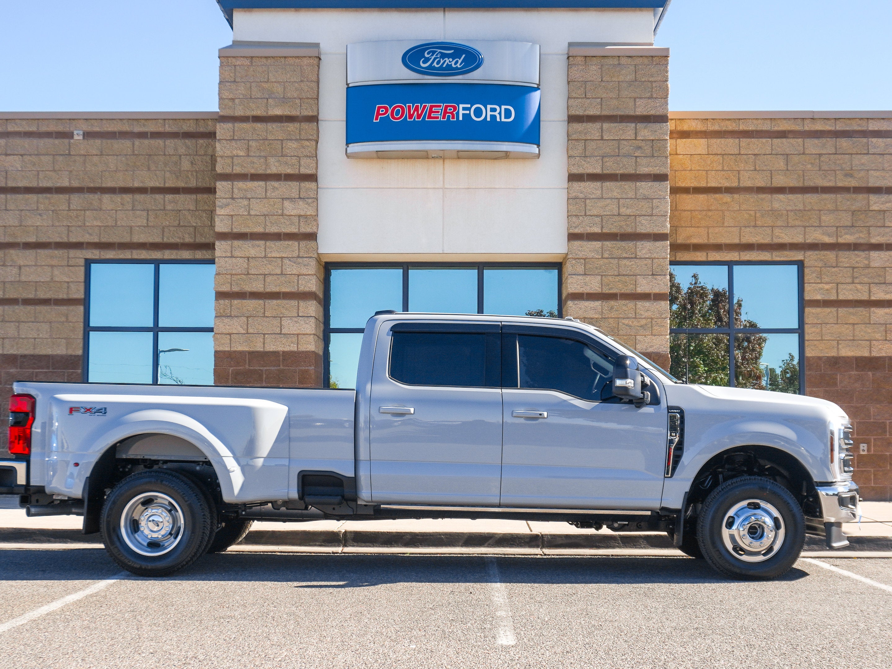 2026 Ford F-350SD Lariat DRW