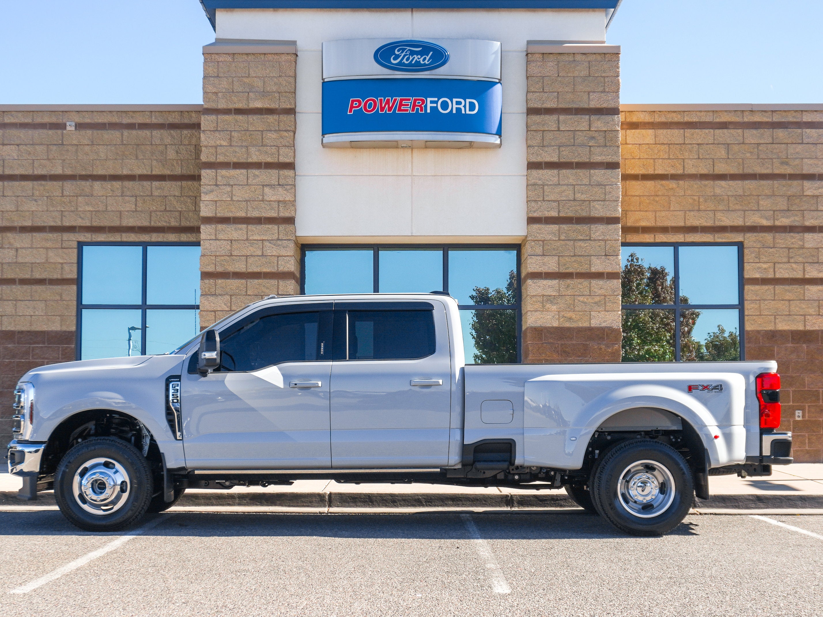 2026 Ford F-350SD Lariat DRW