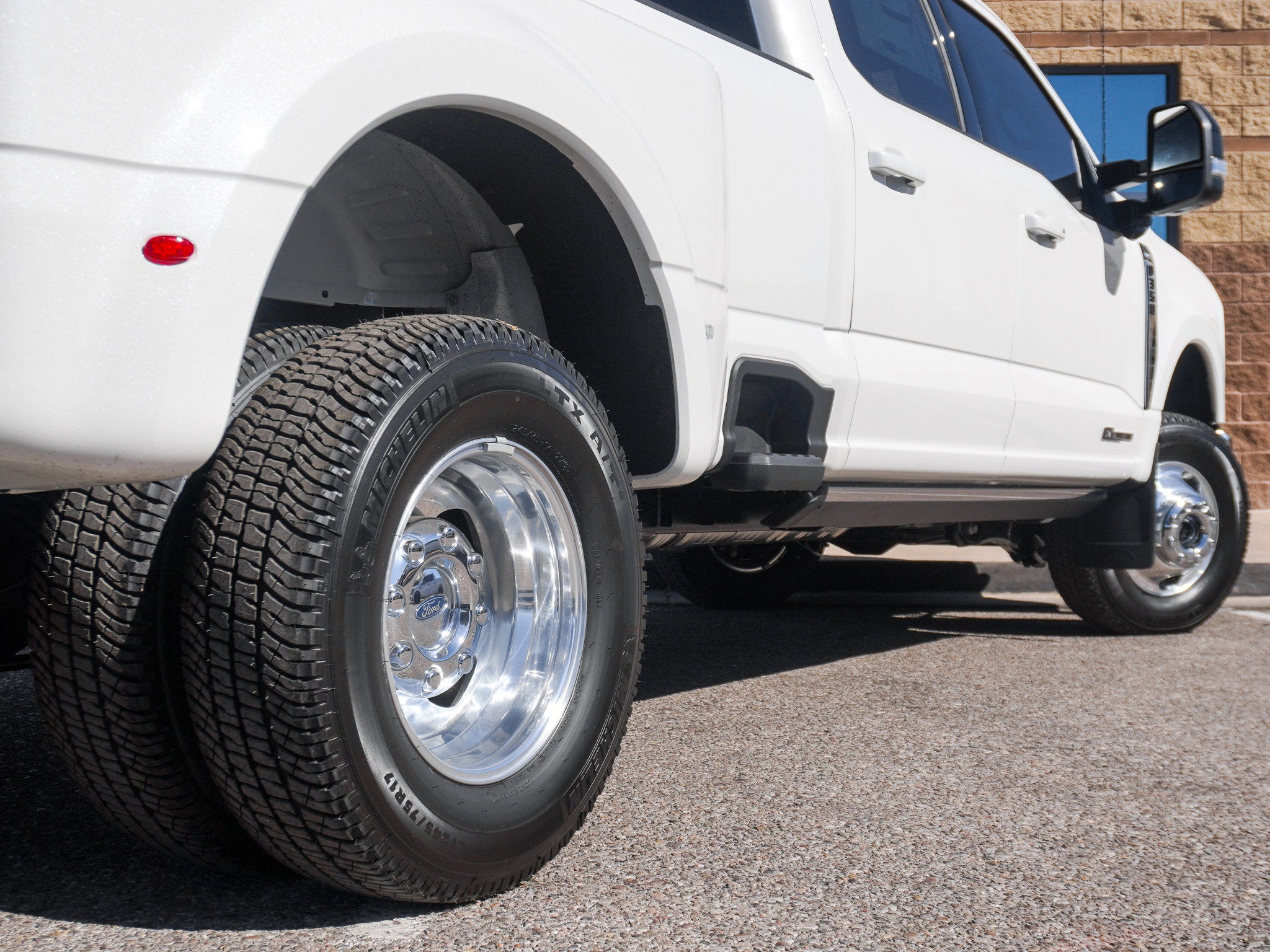 2026 Ford F-350SD Lariat DRW