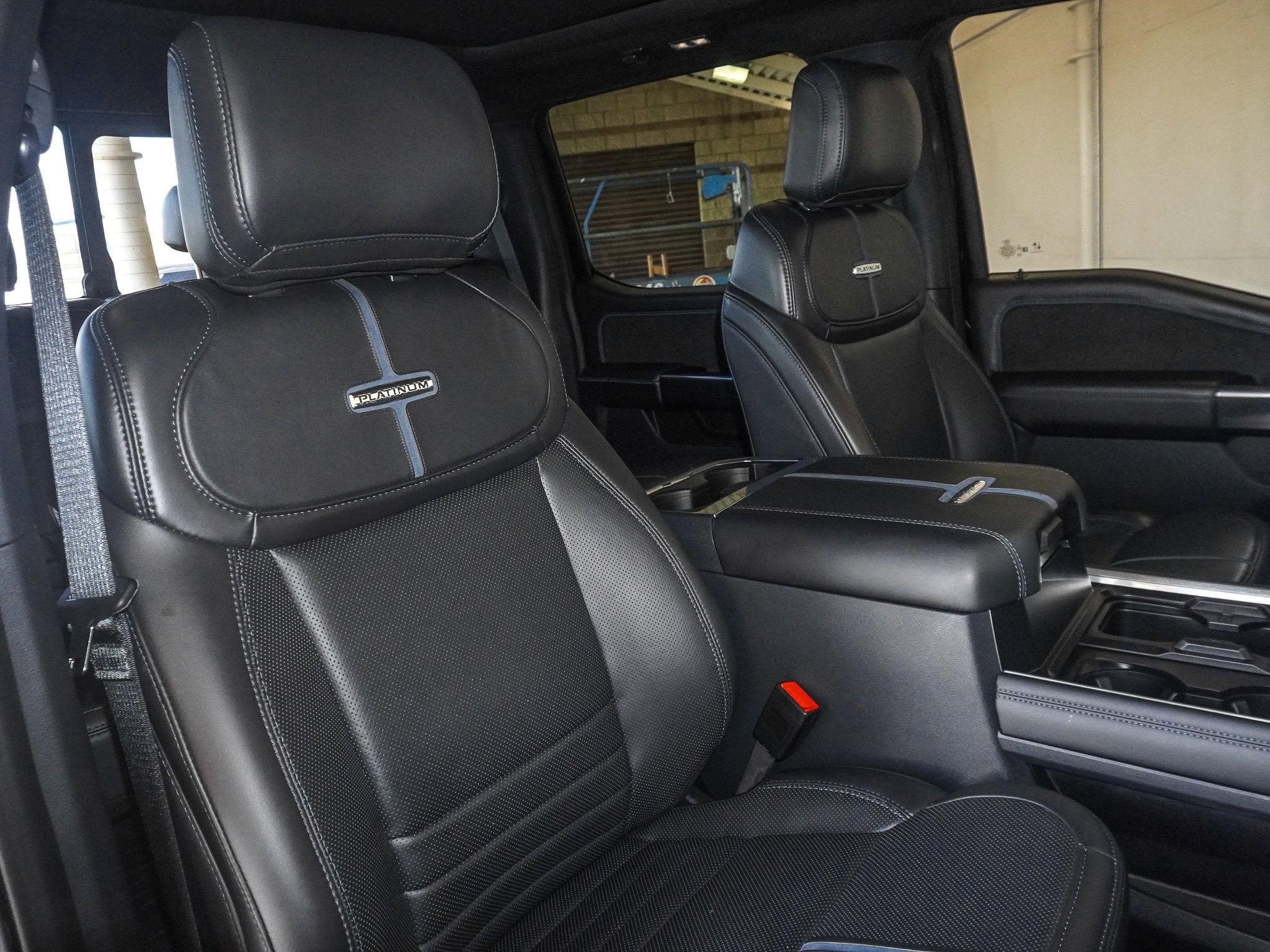 2025 Ford F-450SD Platinum DRW