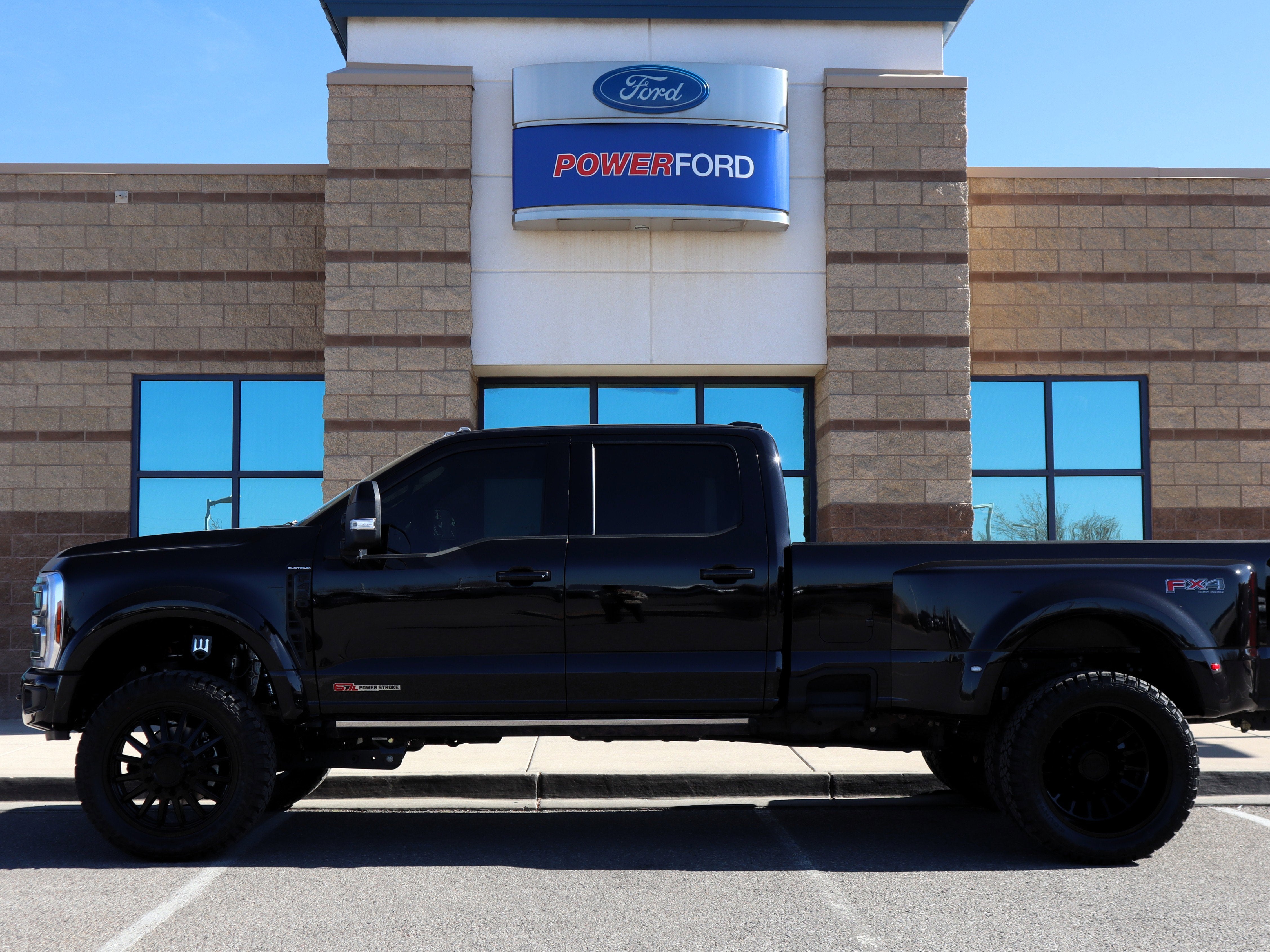 2025 Ford F-450SD Platinum DRW