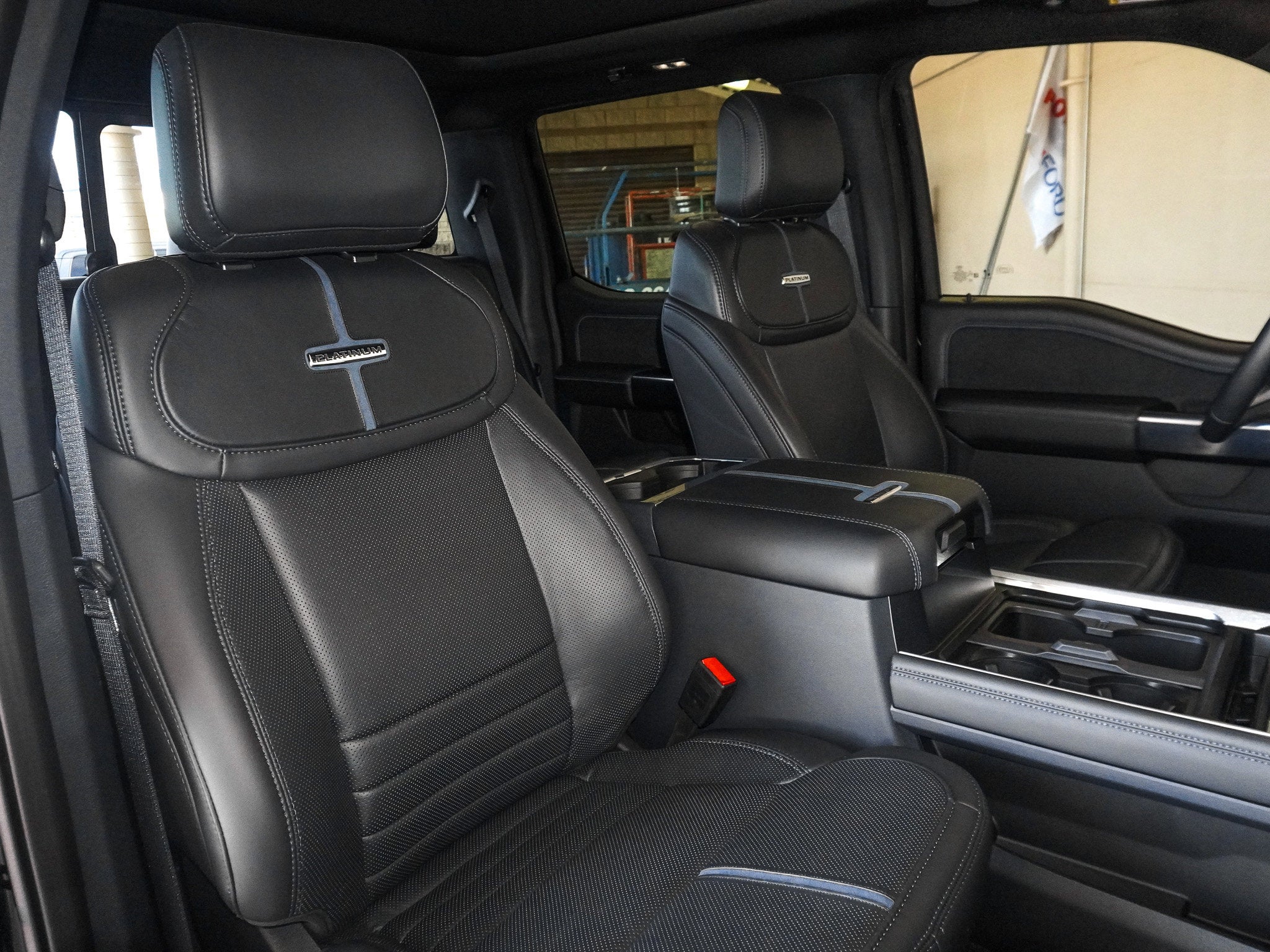 2025 Ford F-450SD Platinum DRW